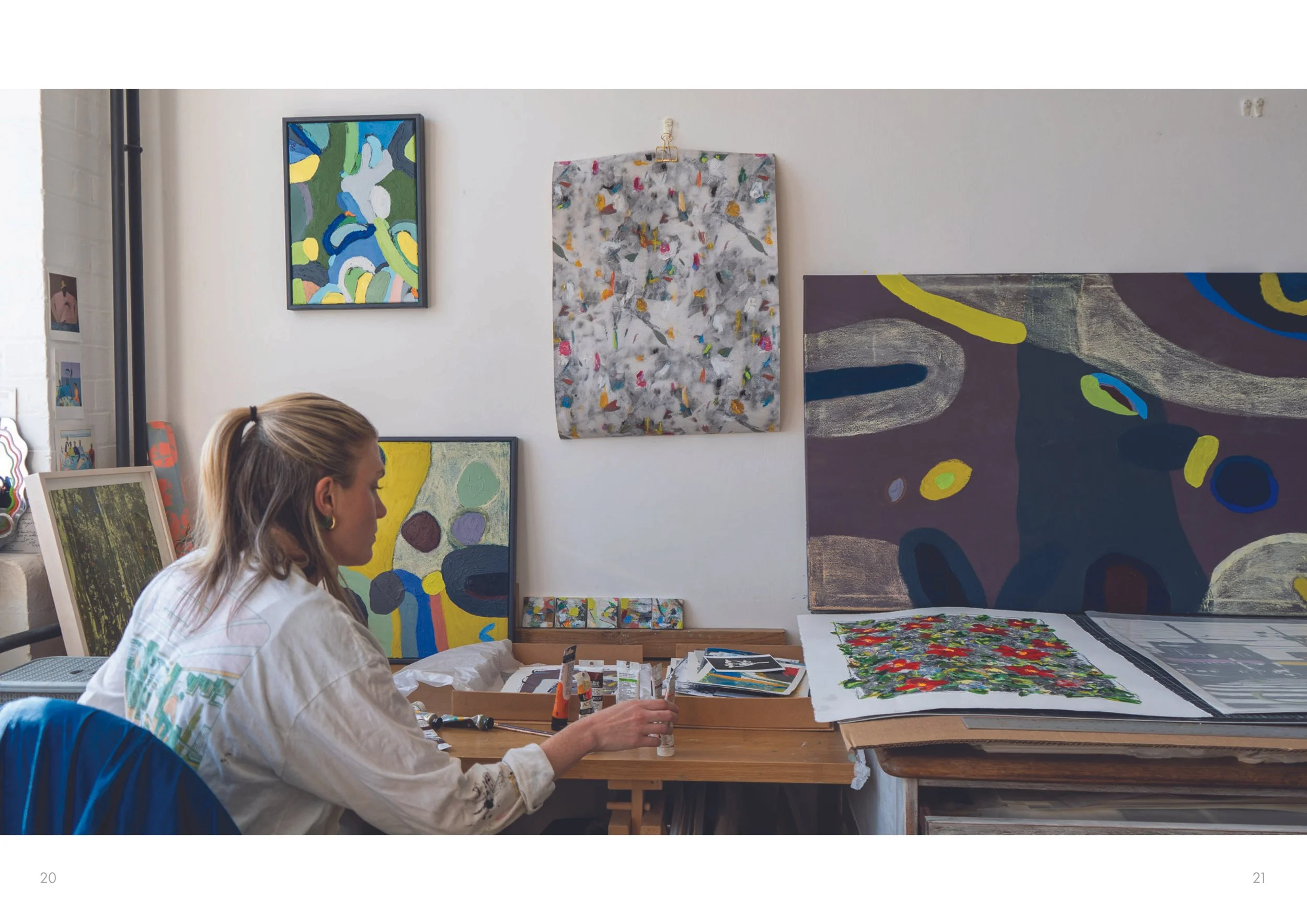 PRIVATE VIEW V09_38-39.jpg