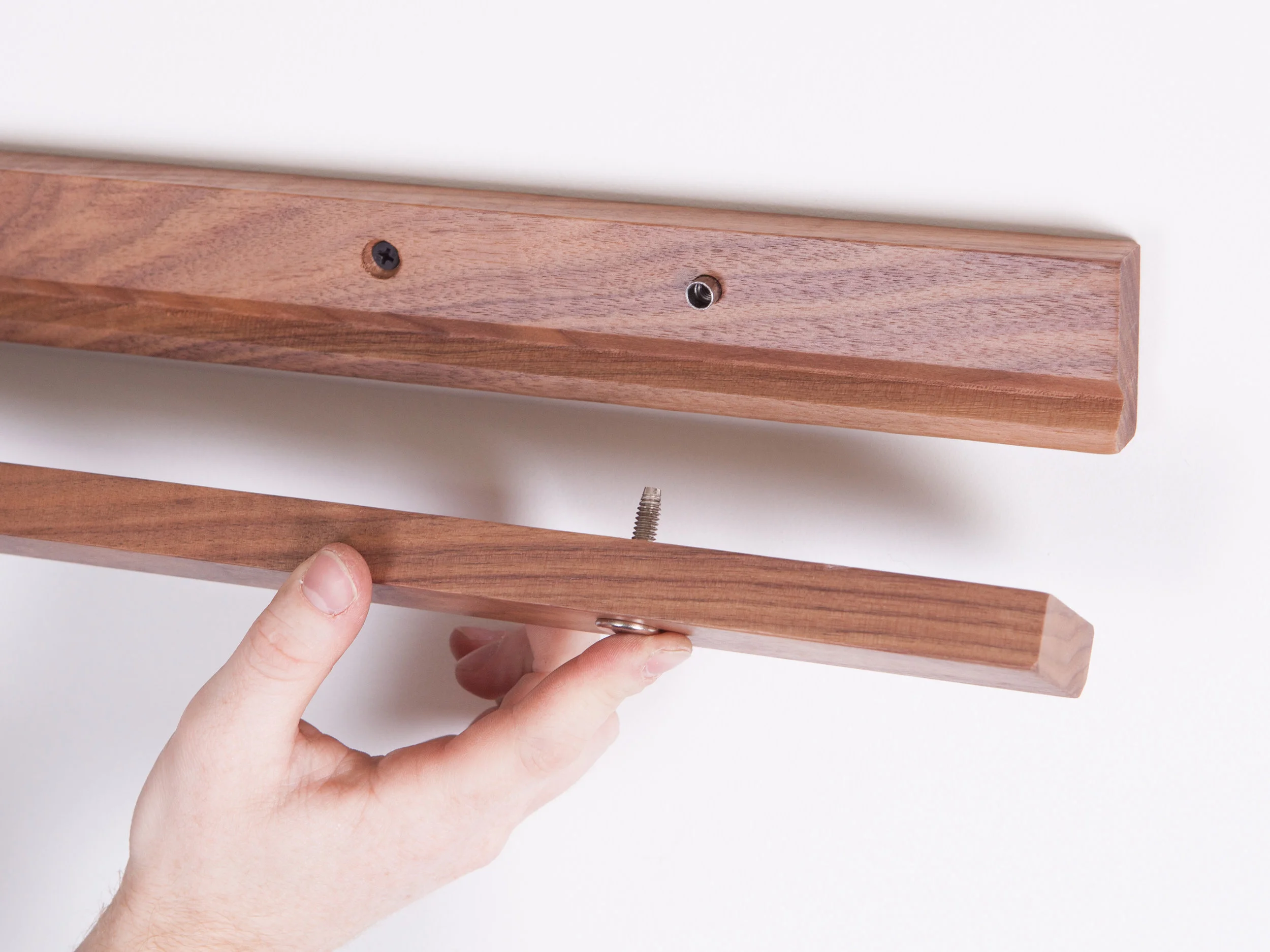 If your textile is greater than 1/2", please contact us for longer hardware.