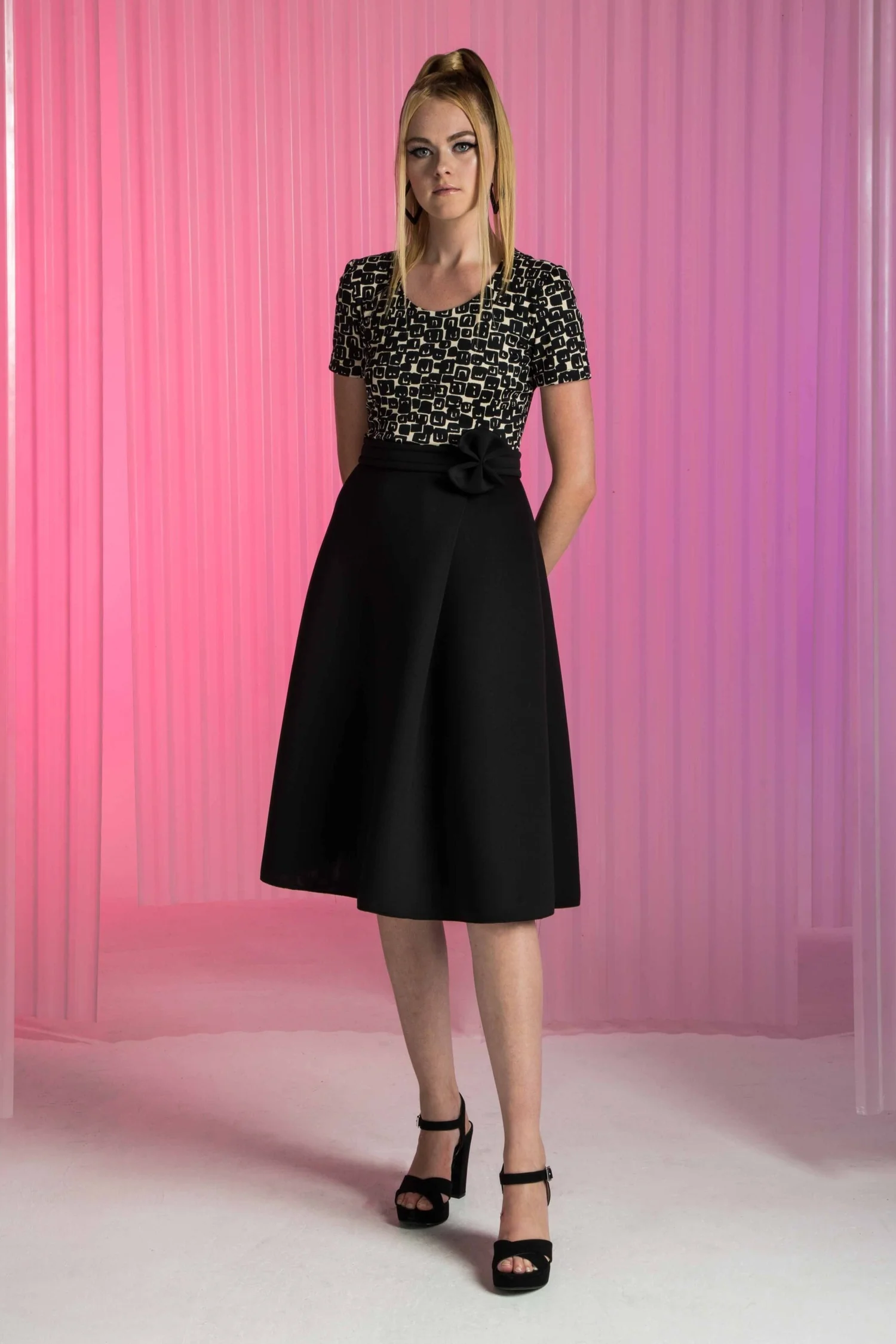 TAMMY DRESS - Scoop Neck Geometric Print S/S Dress w/ Contrasting  Asymmetrically Pleated Neoprene Skirt  Paul Carroll