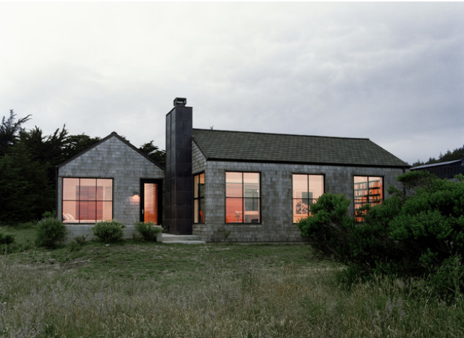 We looked for inspiration from structures with clean, simple forms and natural materials. The combination of these two elements create a contemporary architectural structure that works harmoniously with the natural environment. ( Nick Noyes Architecture )