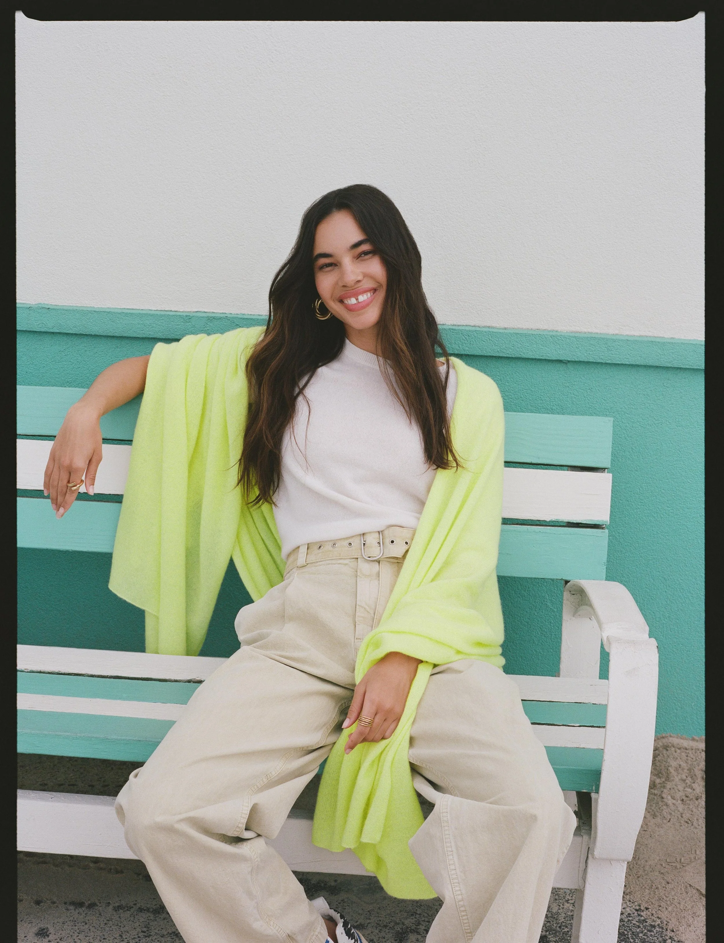 4547T_CASHMERE-TRAVEL-WRAP_NEON-CITRUS_EE_02.jpg