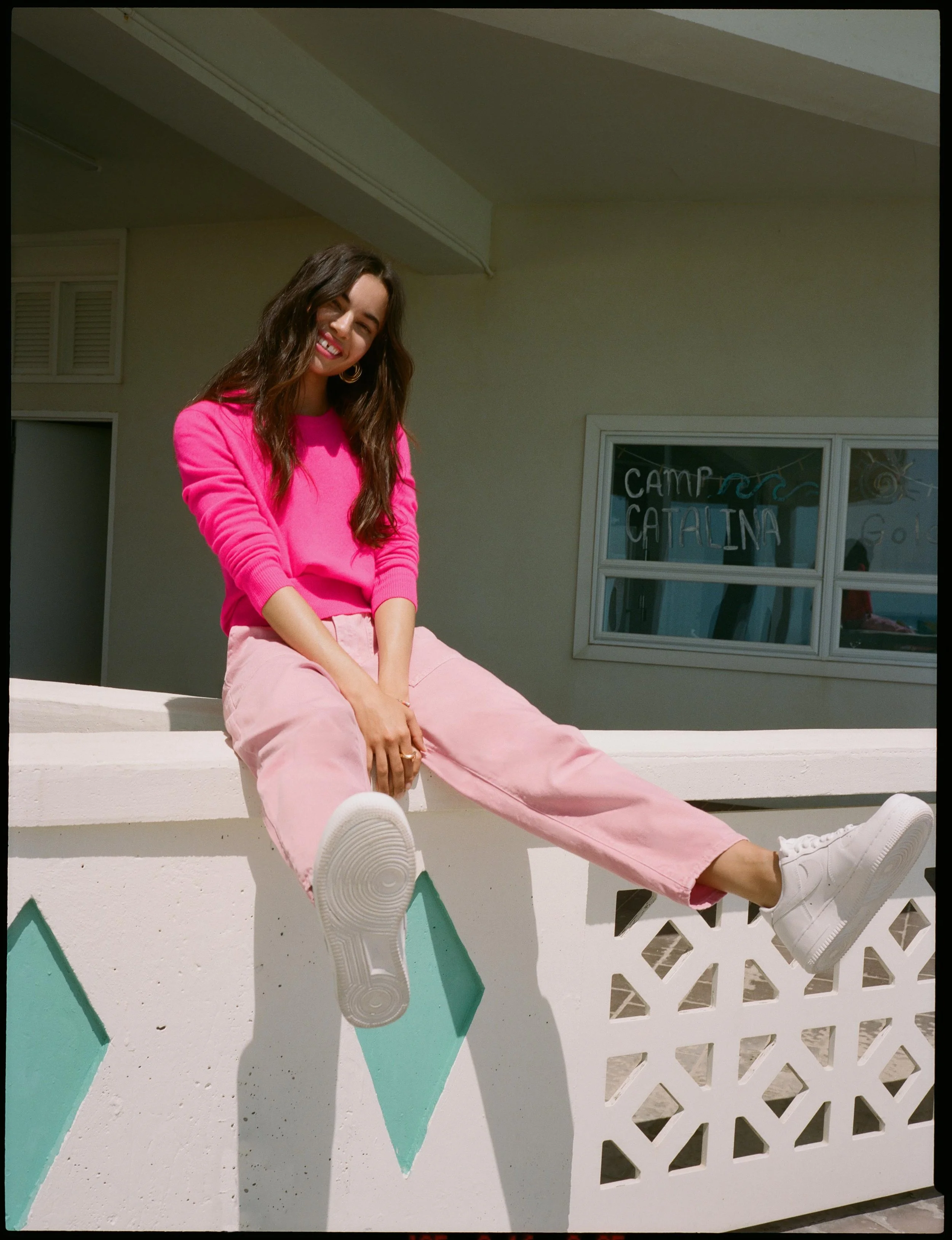 19307_CASHMERE-CORE-CREWNECK_NEON-BERRY_EE_01.jpg