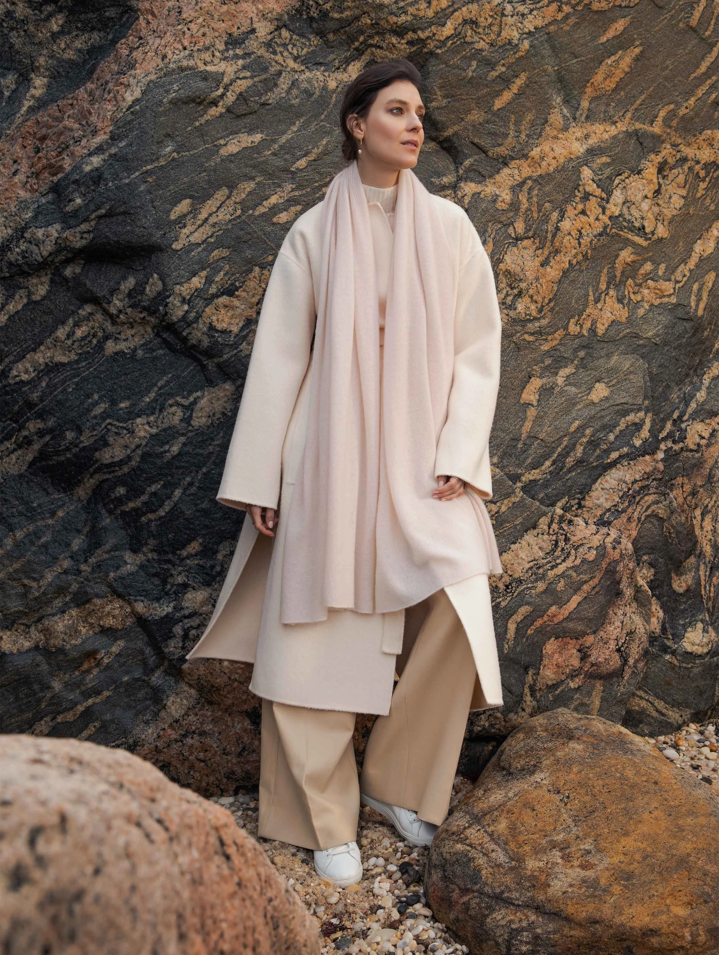 4547T_CASHMERE-TRAVEL-WRAP_PINK-SAND_KN_1.jpg