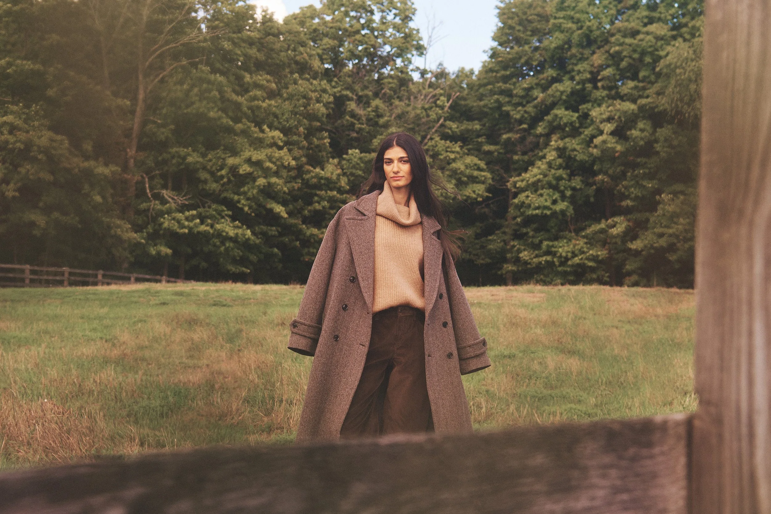 20141_CASHMERE-LUXE-RIBBED-TURTLENECK_CAMEL_GG_04.jpg