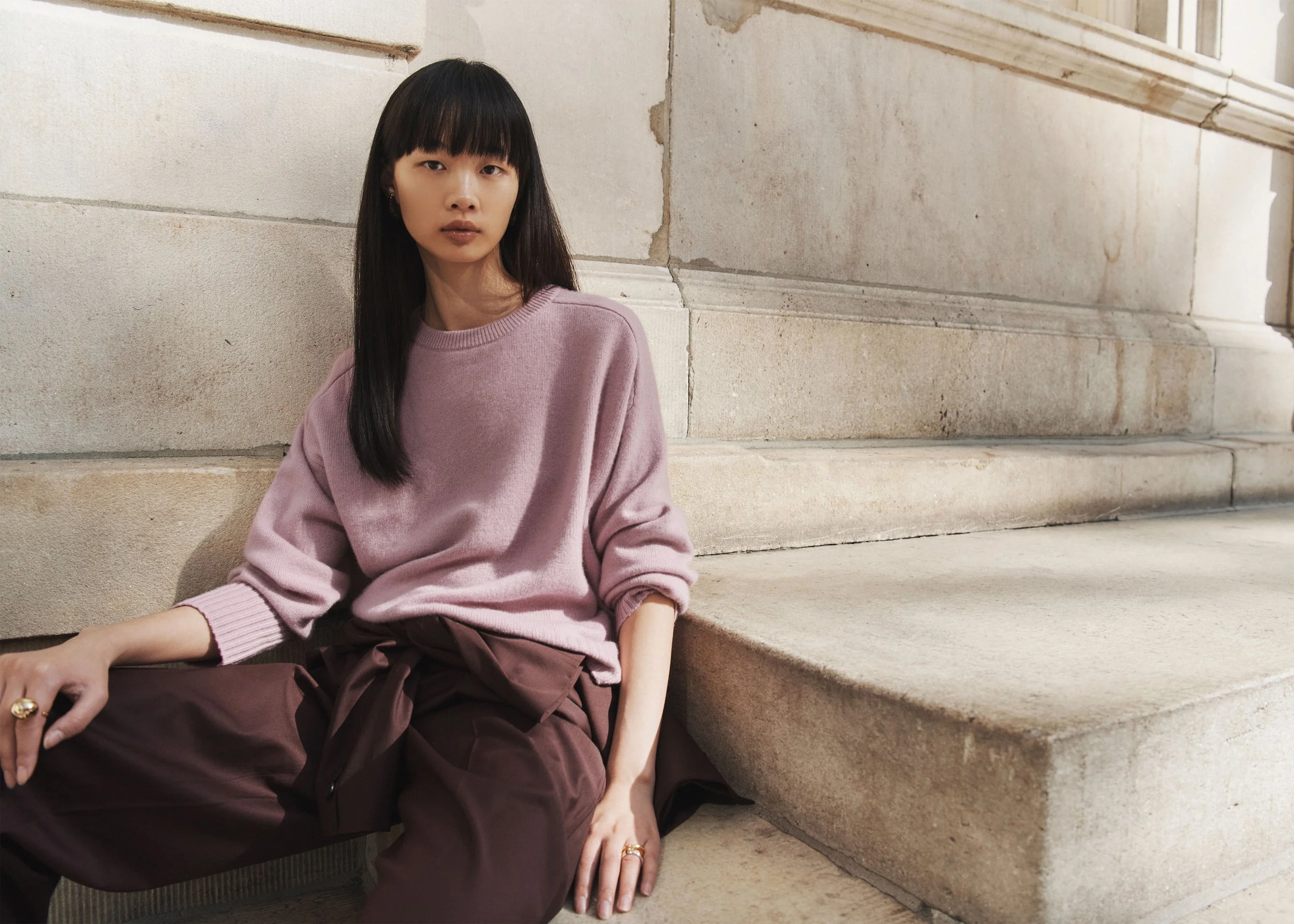 20601_Cashmere-Saddle-Sleeve-Crew_Portrait-Pink_HZ_03.jpg