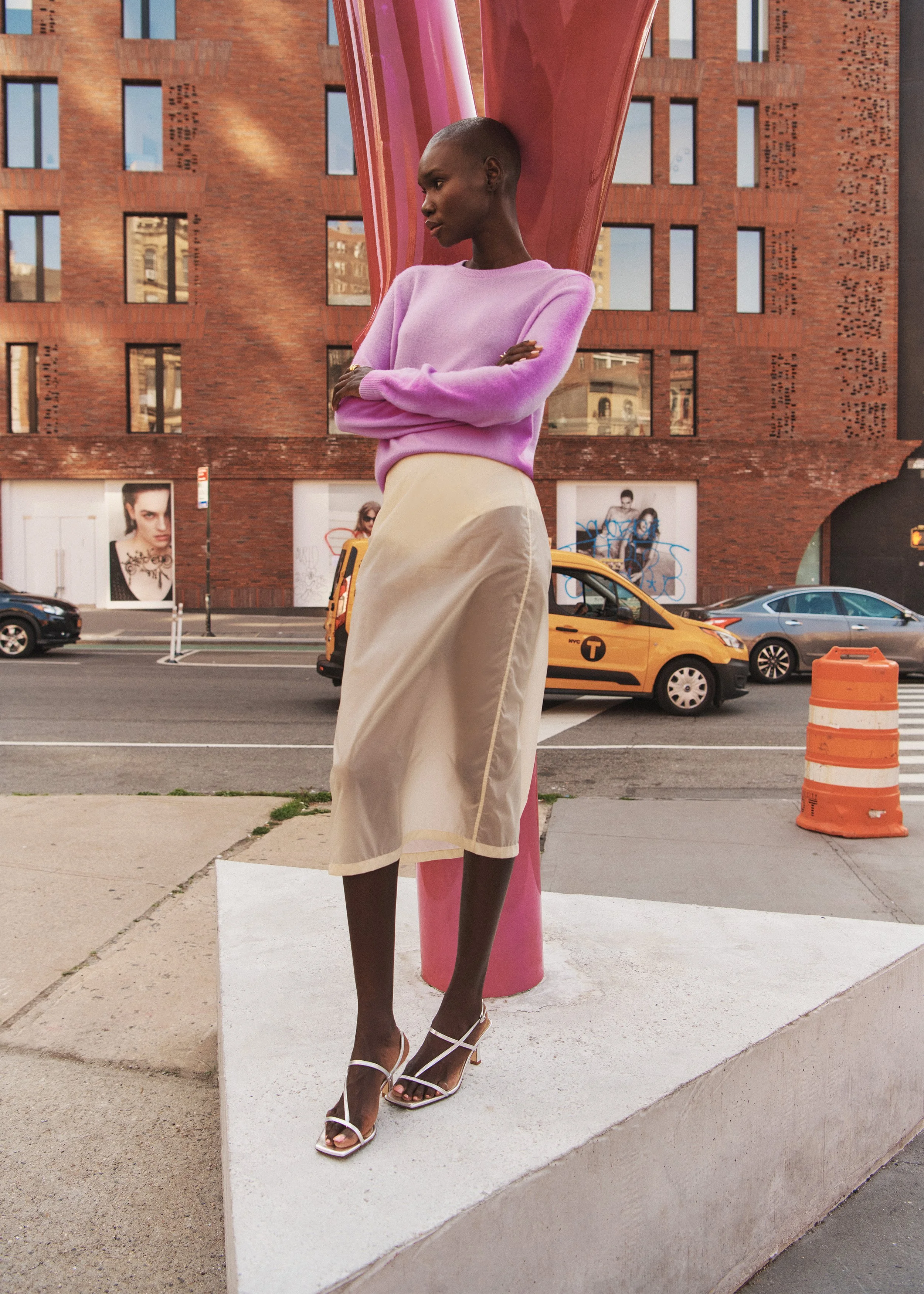 20474_Cashmere-Spray-Paint-Crew_Purple-Spray_AG_01.jpg