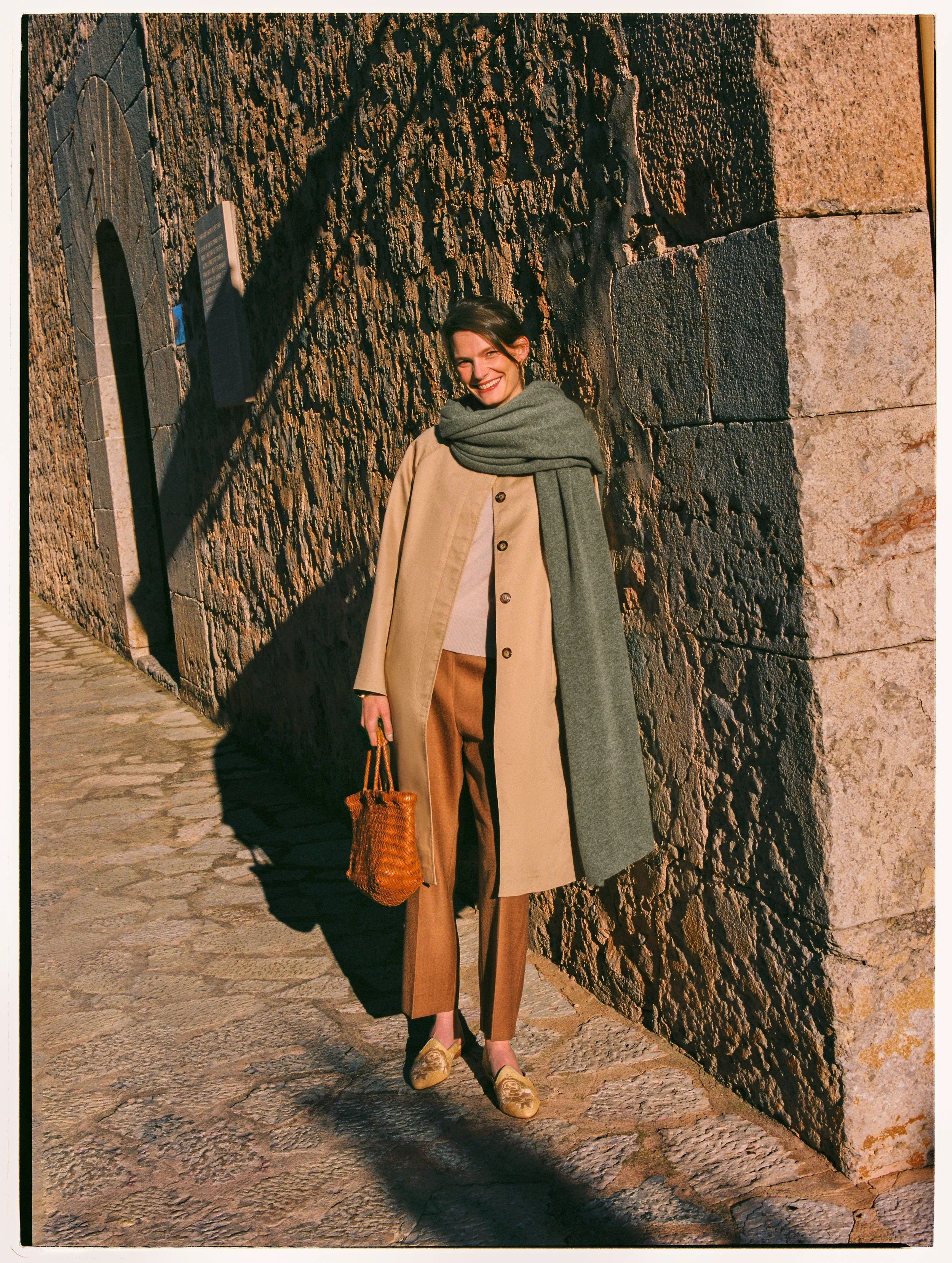 4547T_Cashmere Travel Wrap_Leaf_LH_02.jpg