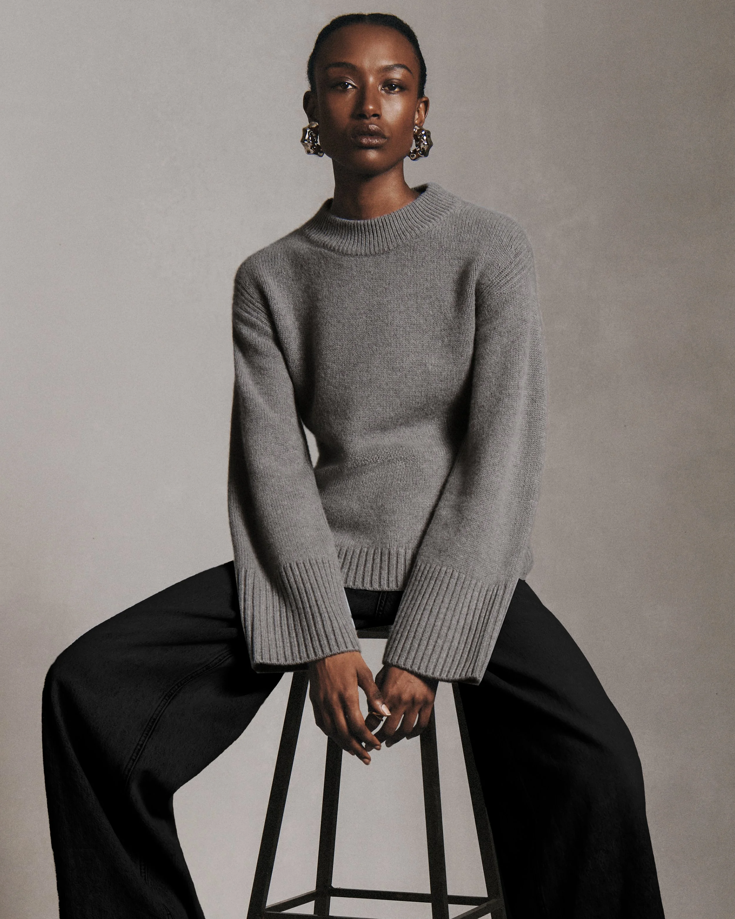 21186_WaistedCrewneck_PewterHTHR_AN_03.jpg