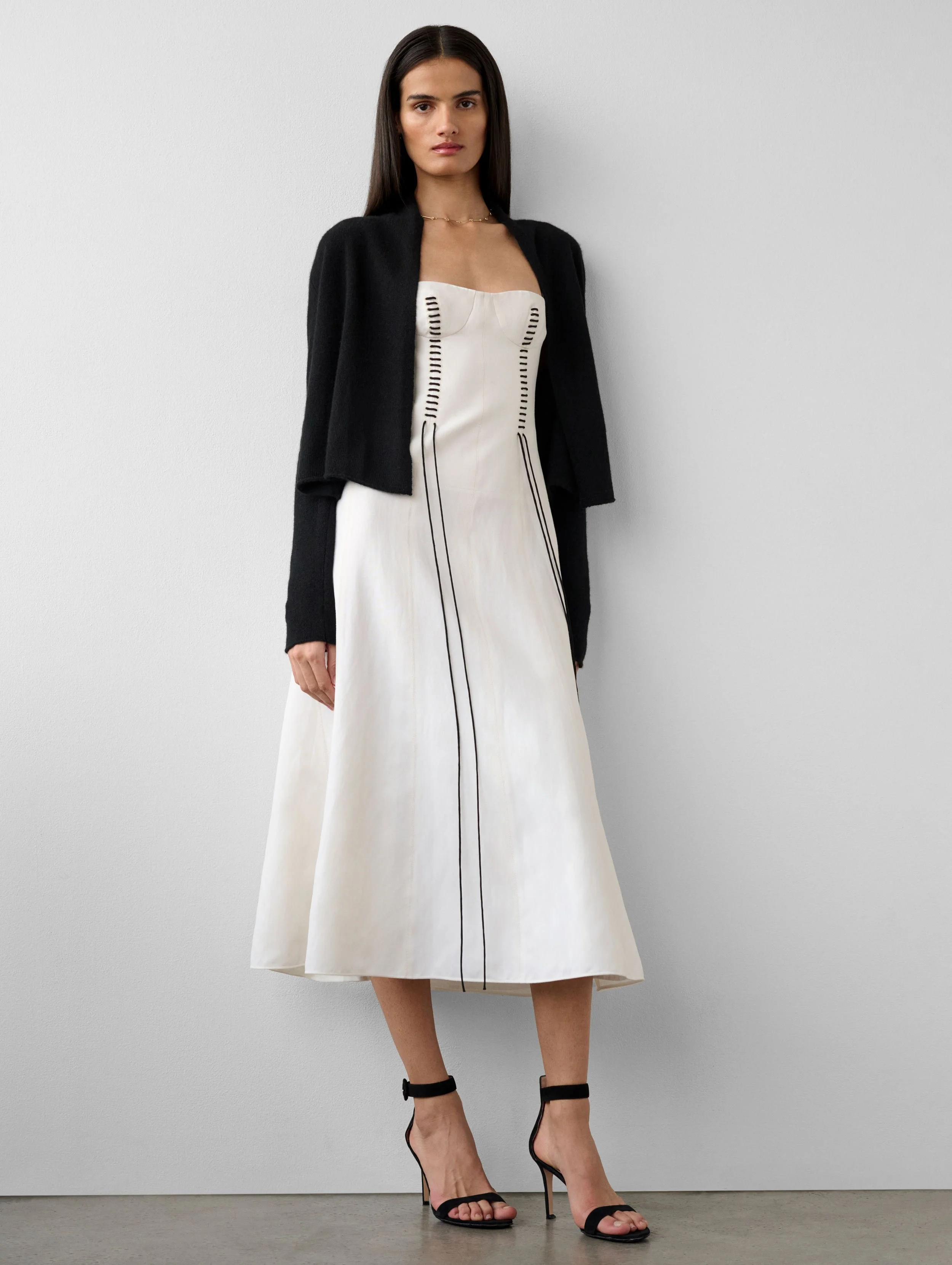 19701_ESSENTIAL CASHMERE CROPPED TRAPEZE CARDIGAN_BLACK_DS_01.jpg