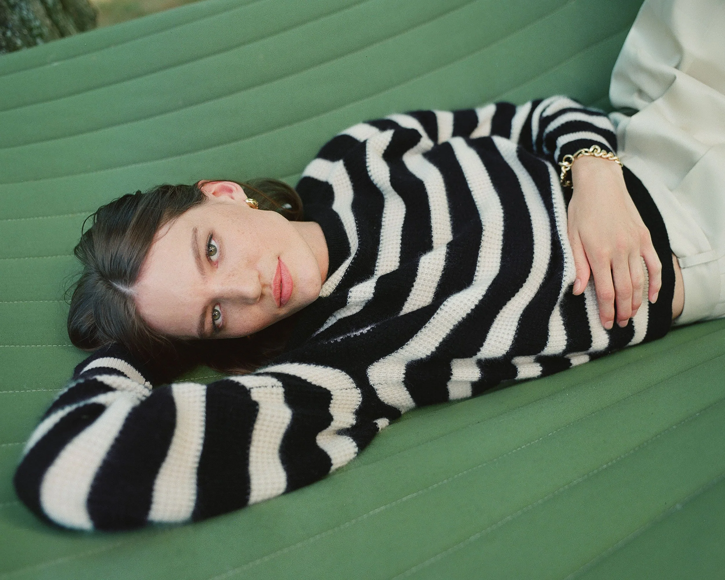 20044_STRIPED-WAFFLE-SWEATSHIRT_BLACK-NATURAL_IW_05.jpg