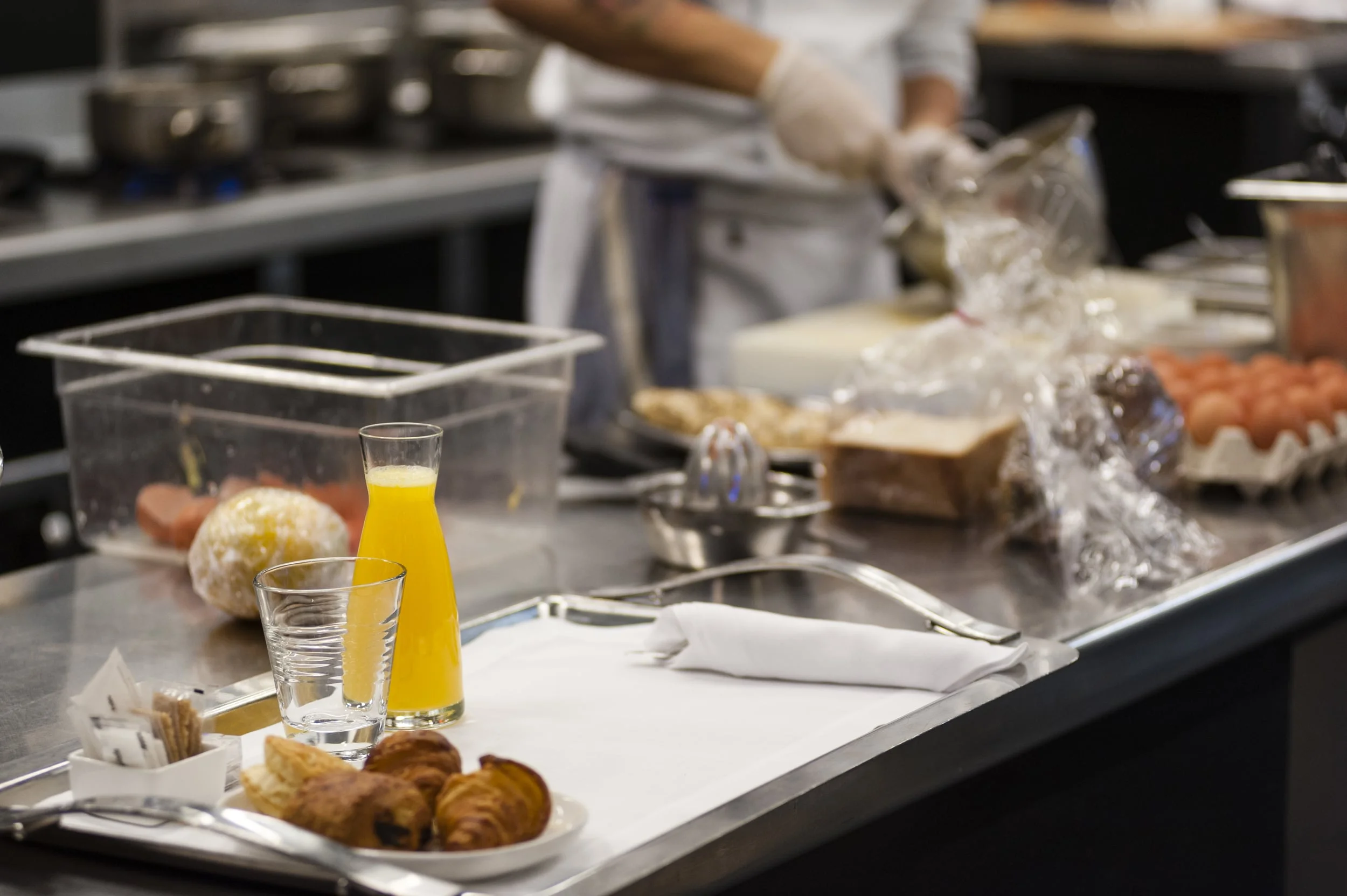 COCINA PREPARATIVOS DESAYUNO_DSC9862.JPG