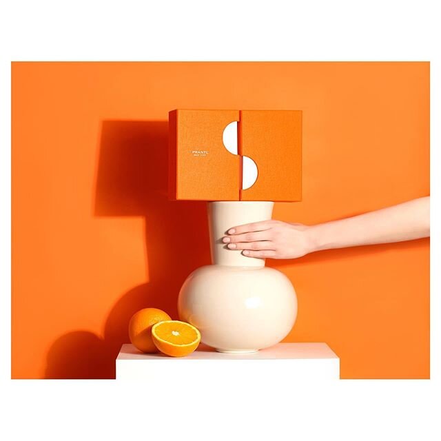 🍊🍊🍊Check out the new website by @prantl1797 with our very mood-lifting, colorful photos. 🙏🏻 by @annewunderlich 
#prantl #stationary #leatherproducts #luxury #stilllife #stilllifephotography #stilllifephotographymunich #andreasachmann #happycolor