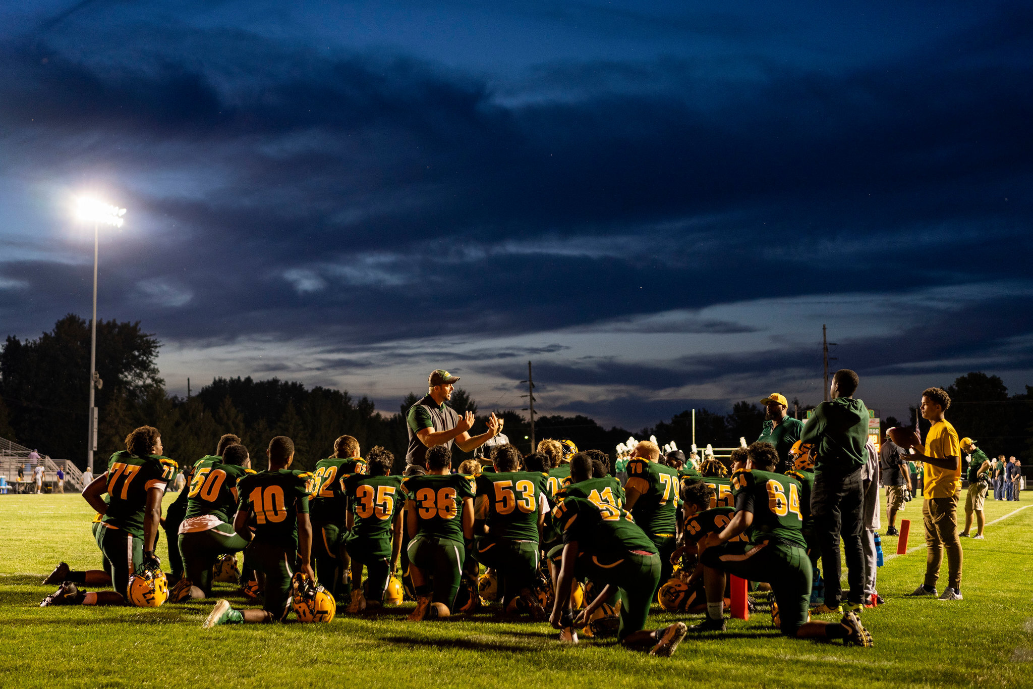 Poor Schools Keep Getting Crushed in Football. Is It Time to Level the Playing Field? - The New York… - merlin_160431543_6eea8d08-9539-4fe4-9376-6184131c32ce-superJumbo.jpg