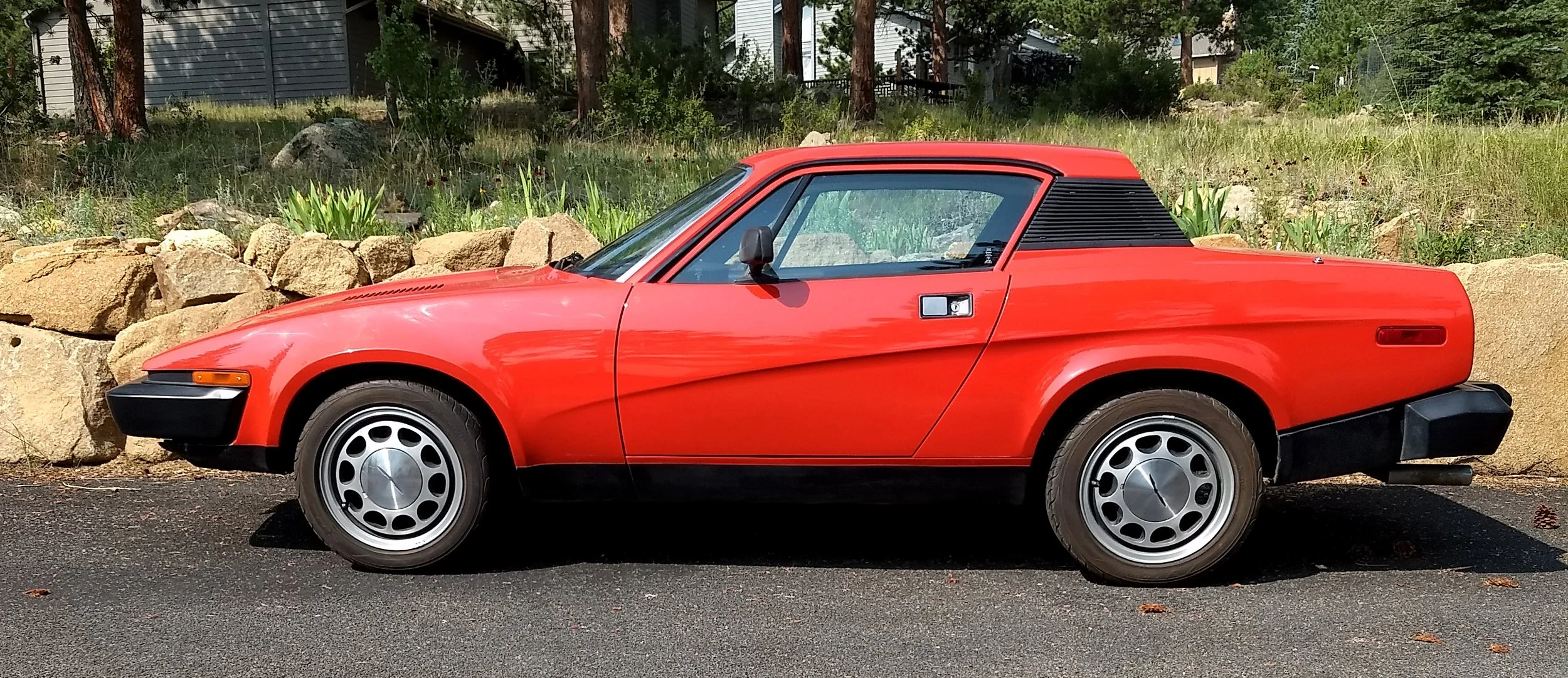 TR7 no skirts.jpg