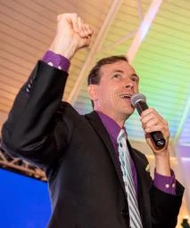 Auctioneer John Calhoun at JFAB 2016
