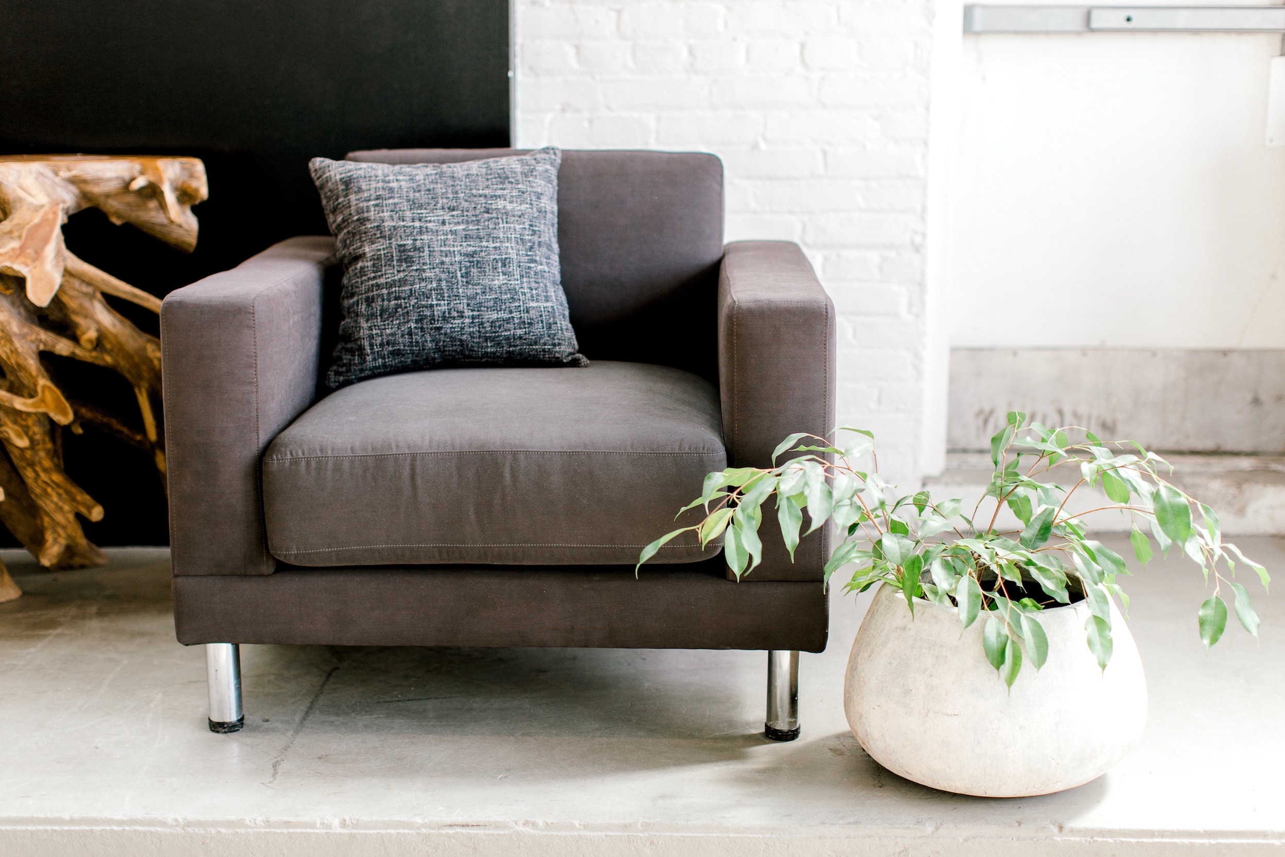 Copy of D2 chair in grey with chrome leg. Modern designer furniture.