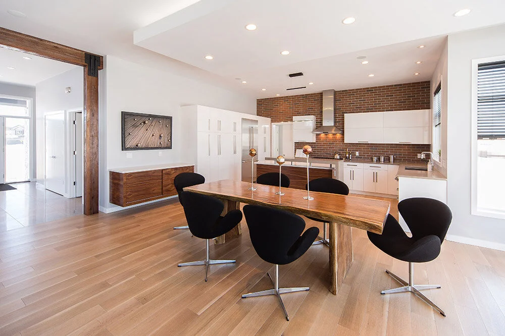 Huntington Homes Furniture. Blue Moon Furniture. Majestic Live Edge Dining Table.jpg