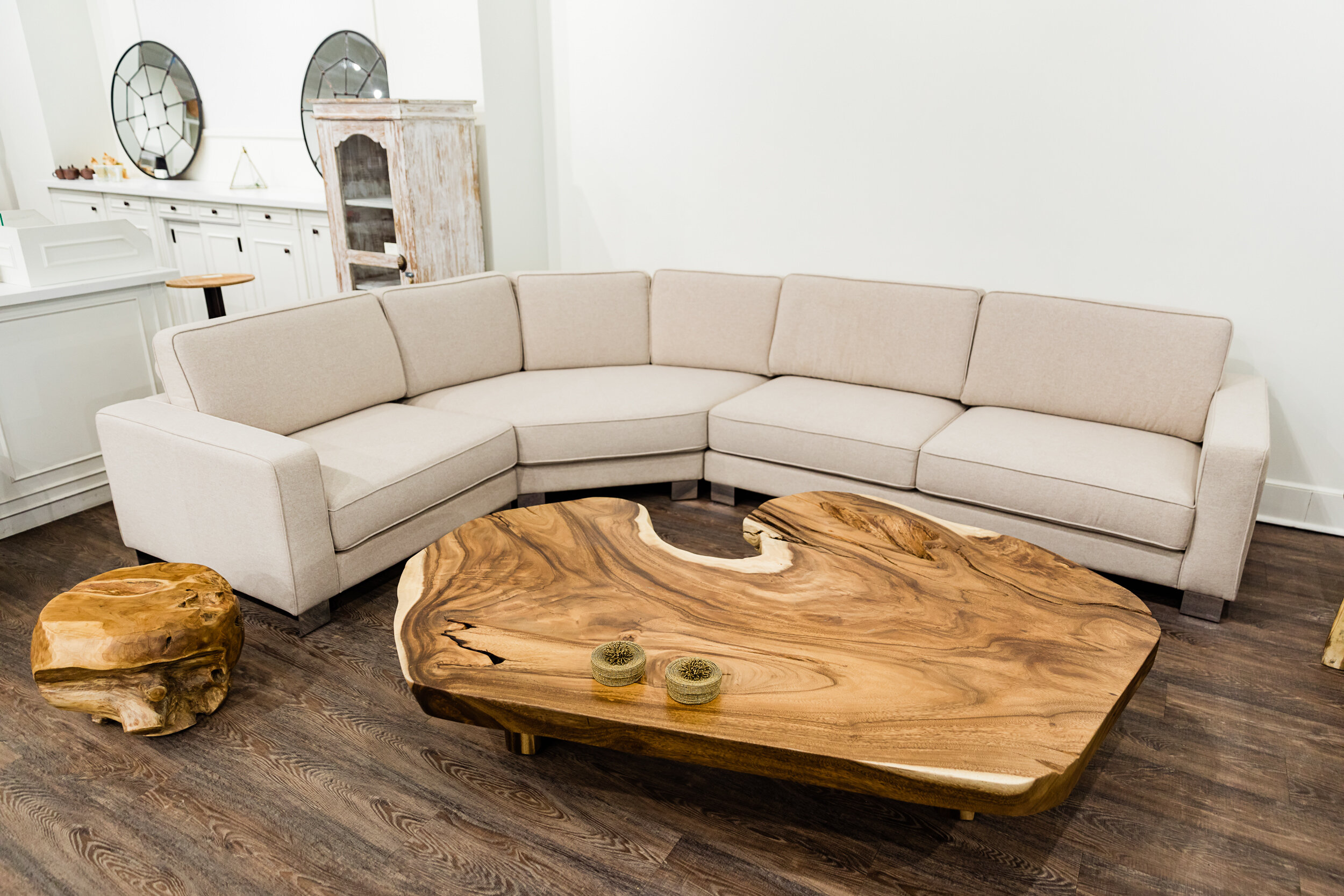 2019-06-21_BlueMoonFurnitureLR044.jpg