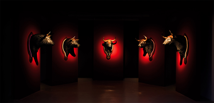 Sacrifice 2011; 5 stuffed bulls heads, walls, red paint; Museum DKM, Duisburg/Germany 2011/12