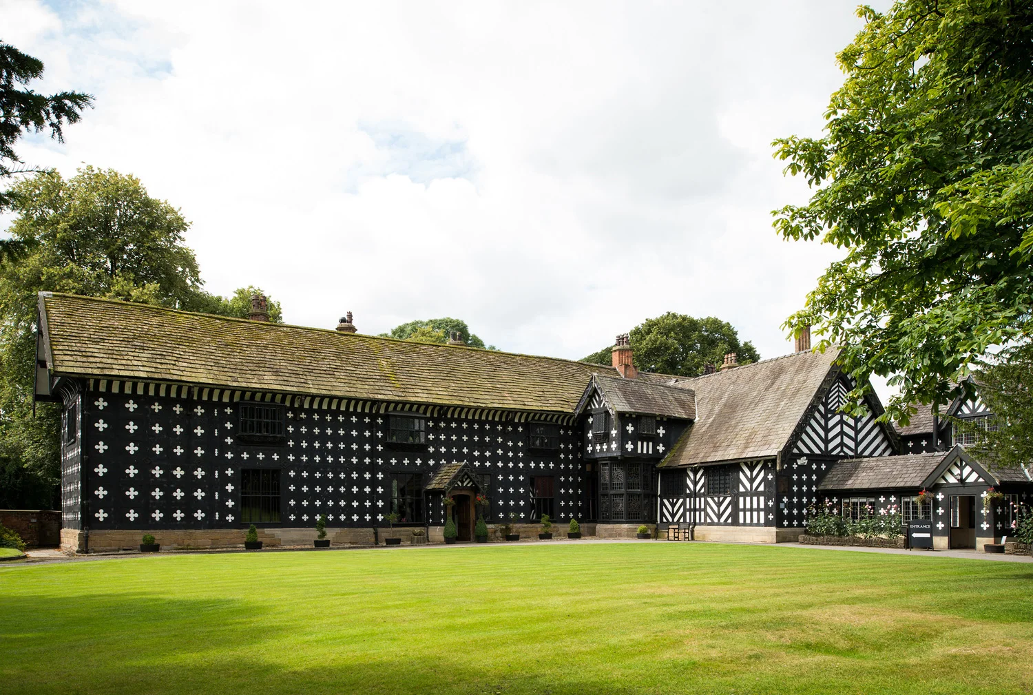 samlesbury-hall-weddings-01.jpg