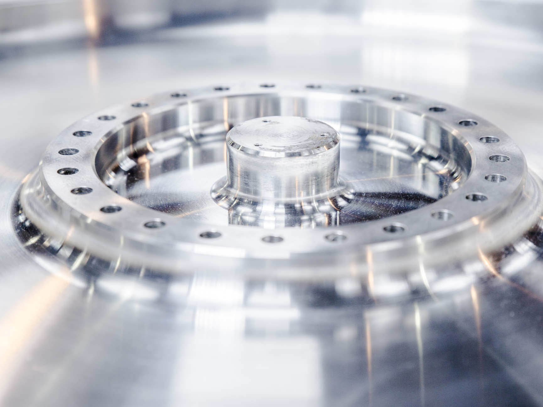 Forged solid aluminium wheel