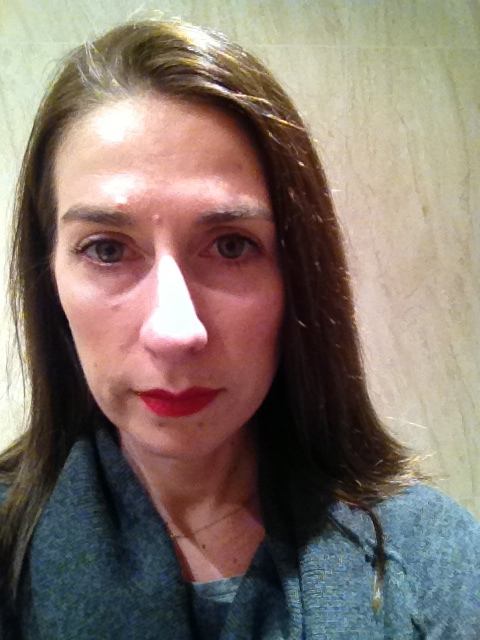  As soon as I arrive in Paris, I feel compelled to don a red lip ....&nbsp; 