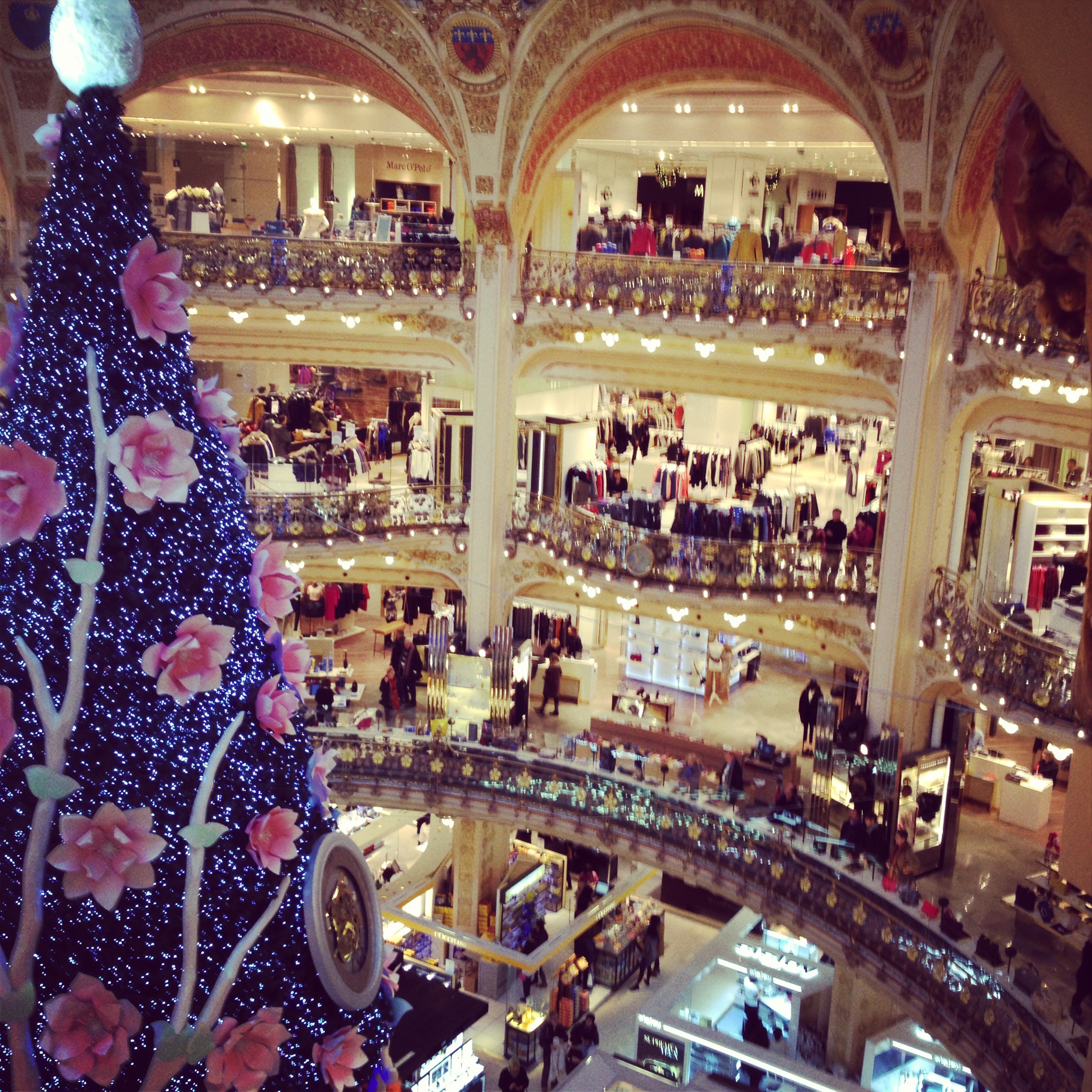  The Christmas tree inside Galeries Lafayette .... my happy place 