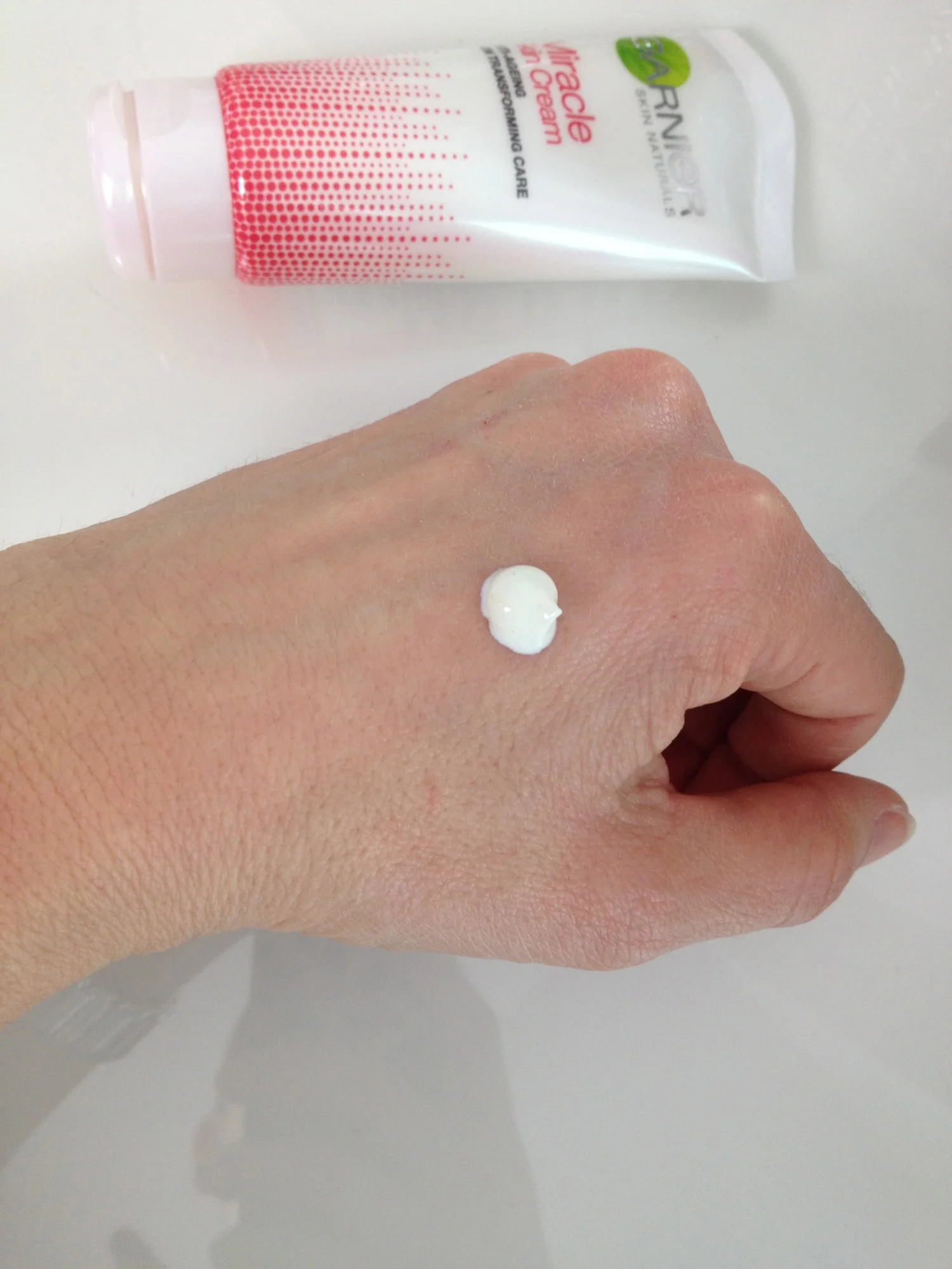 Garniermiracleskin1.jpg