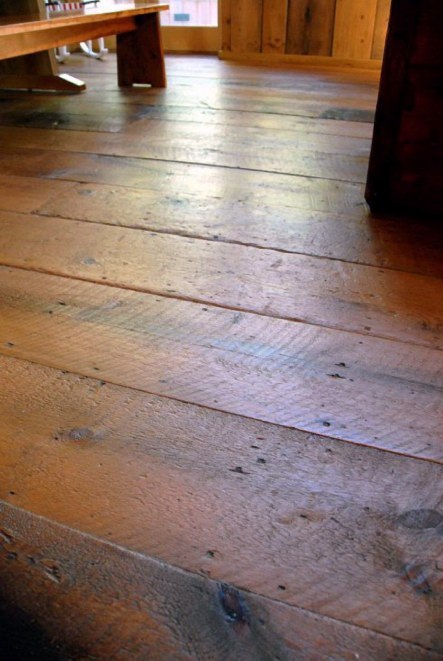 S Services Old Wood Salvage, Old Barn Oak Laminate Flooring