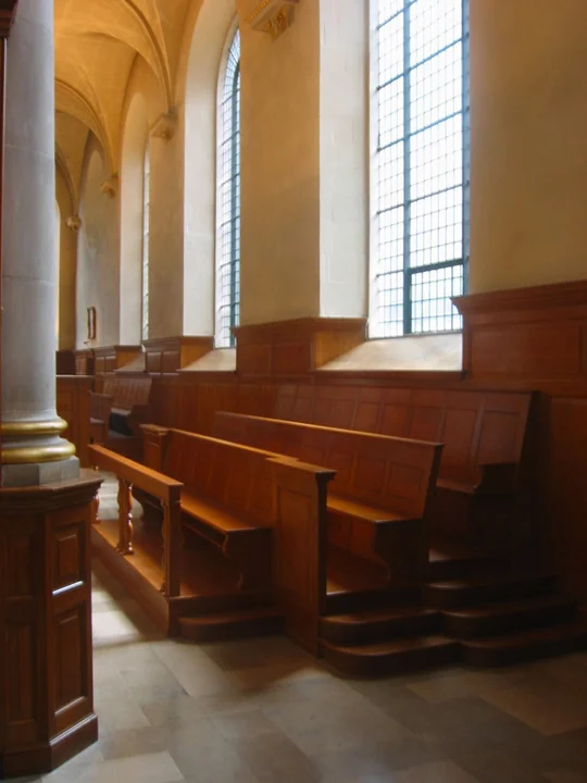 Pews1.jpg