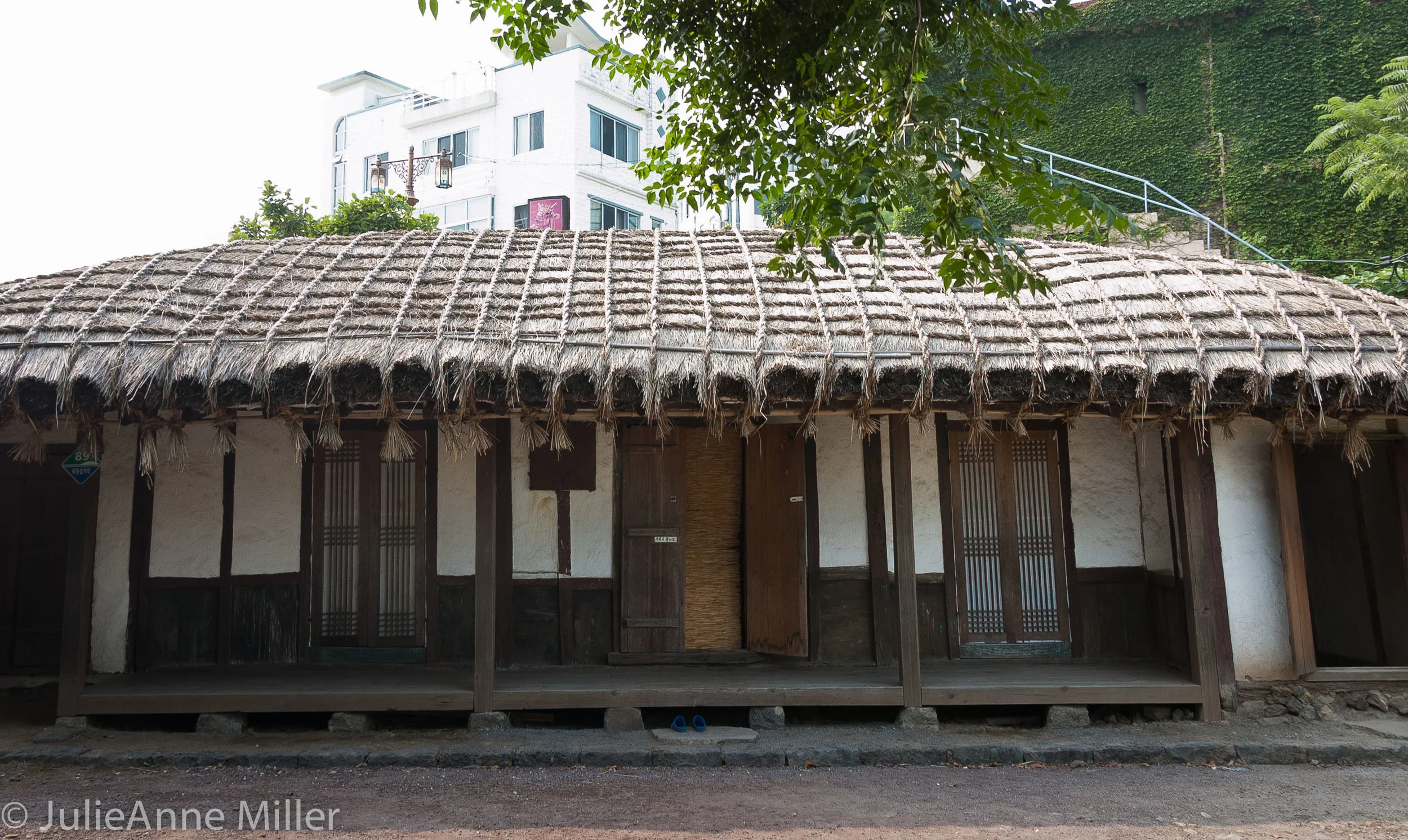 Home of artist Lee Joong Seop