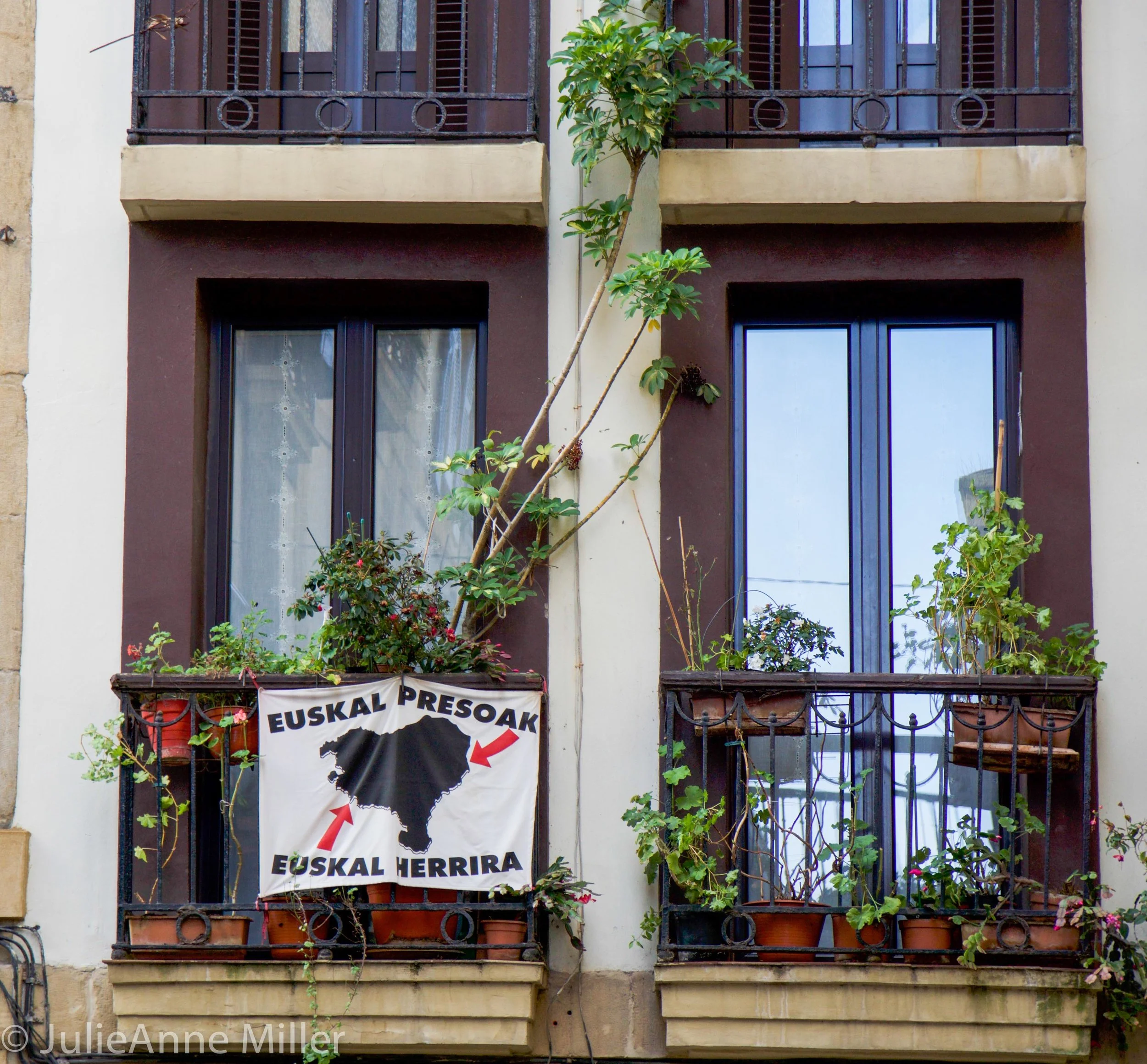 Free Basque!