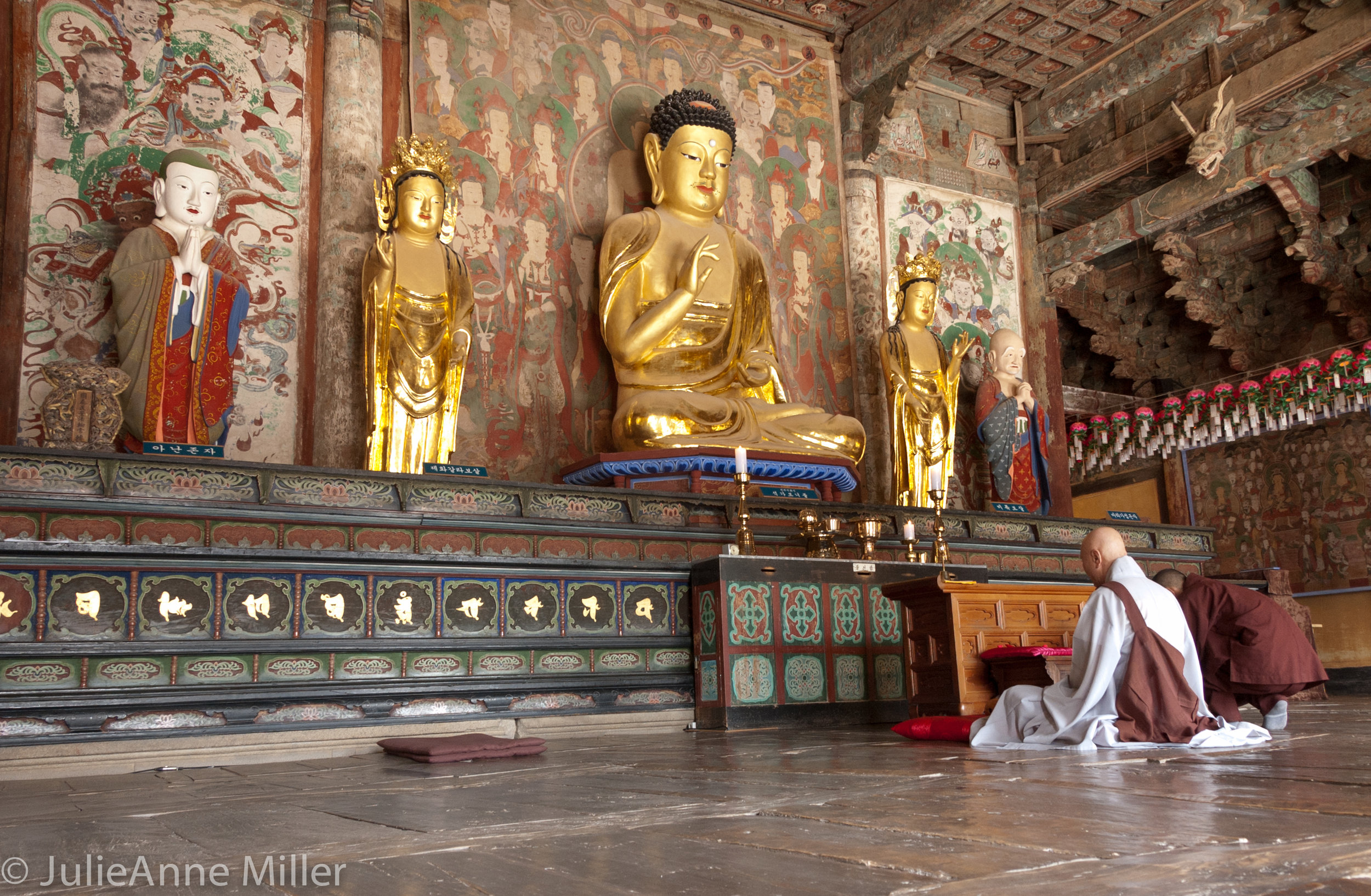 golden buddha, Bulkuksa Temple