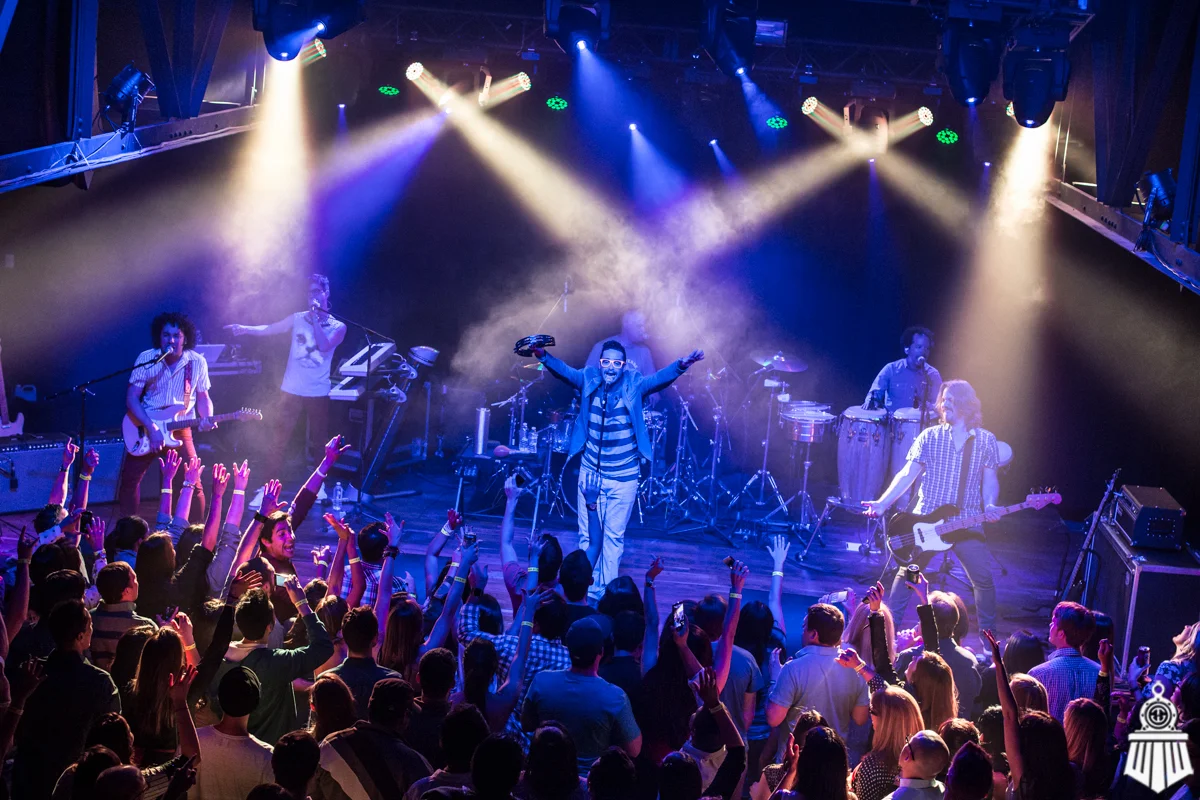 Los Amigos Invisibles