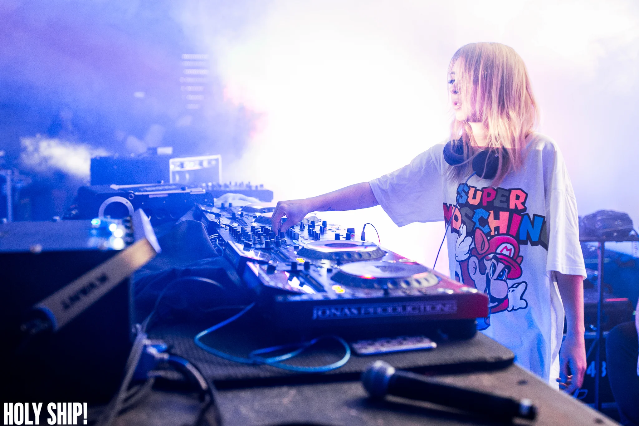 HolyShip_Jan16-alivecoverage-27.jpg