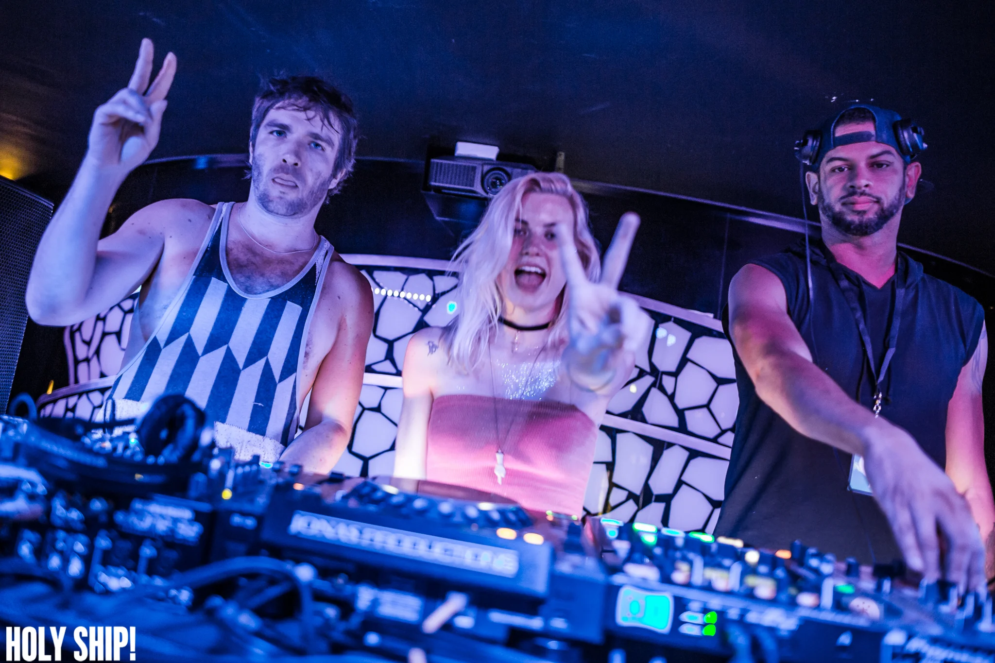 HolyShip_Jan16-alivecoverage-29.jpg