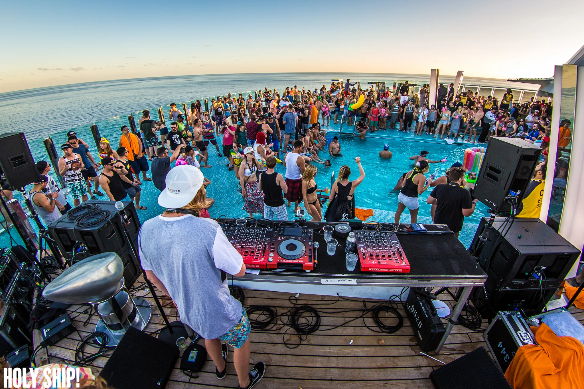 HolyShip_Feb2016_alivecoverage-38.jpg