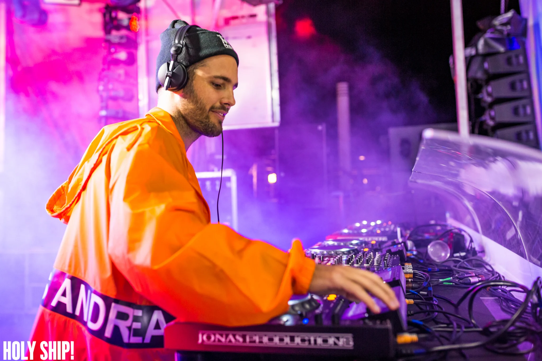 HolyShip_Feb2016_alivecoverage-46.jpg