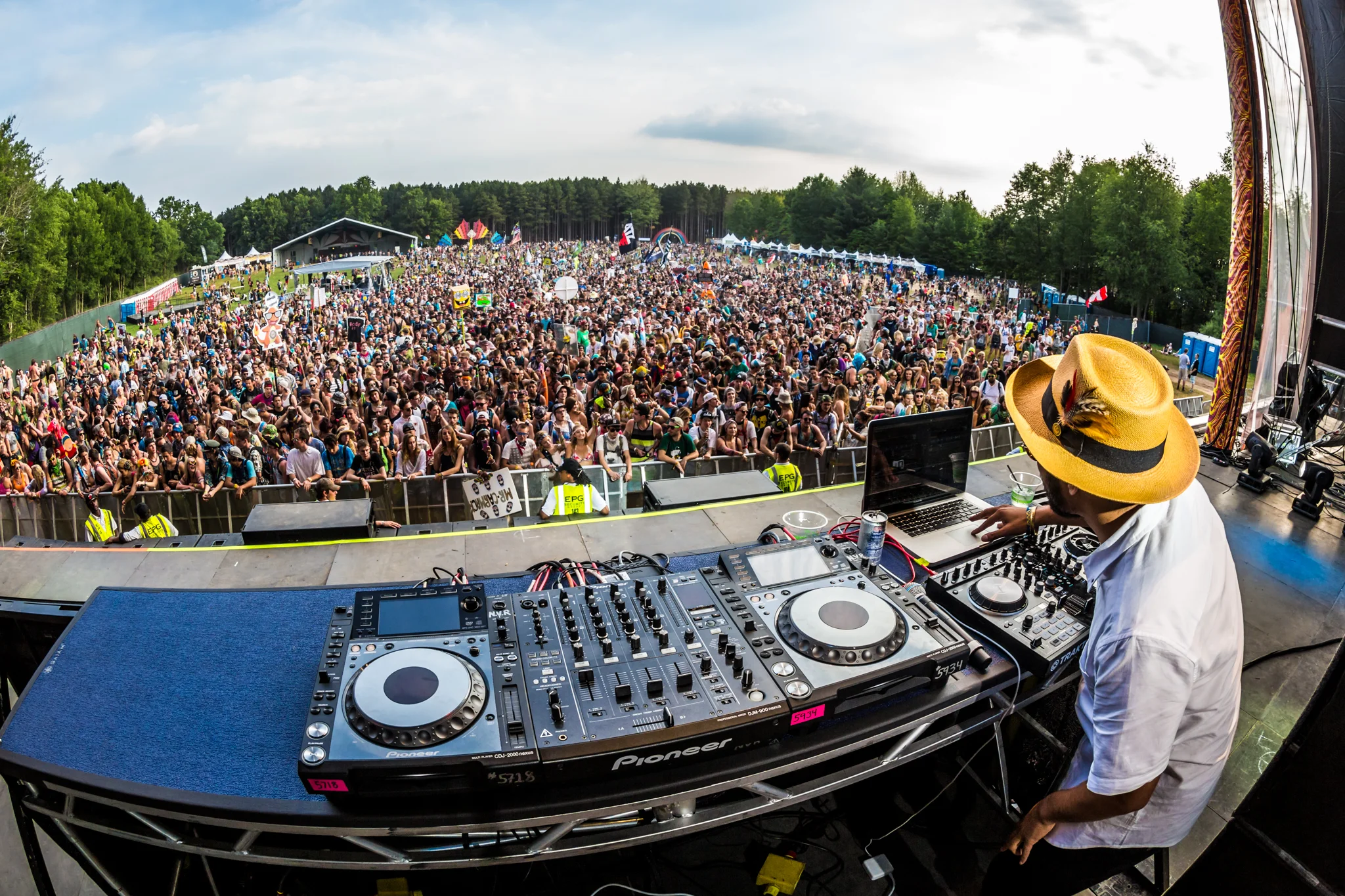 EFF2015_iWally_aLIVECoverage-3.jpg