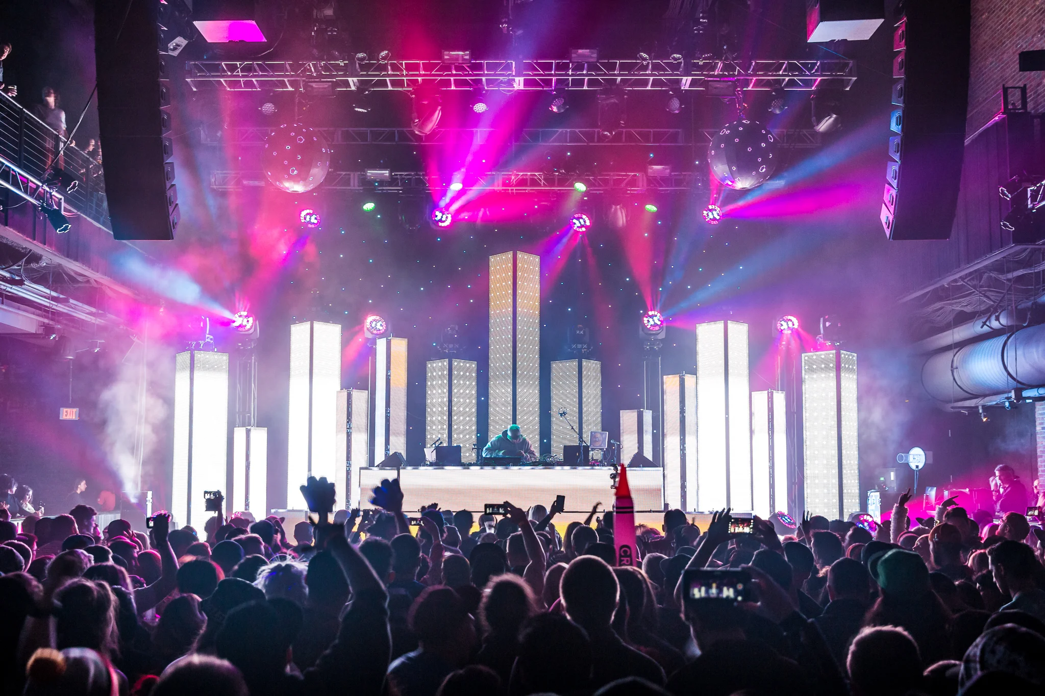 PL_nye_vegas_alivecoverage-3.jpg