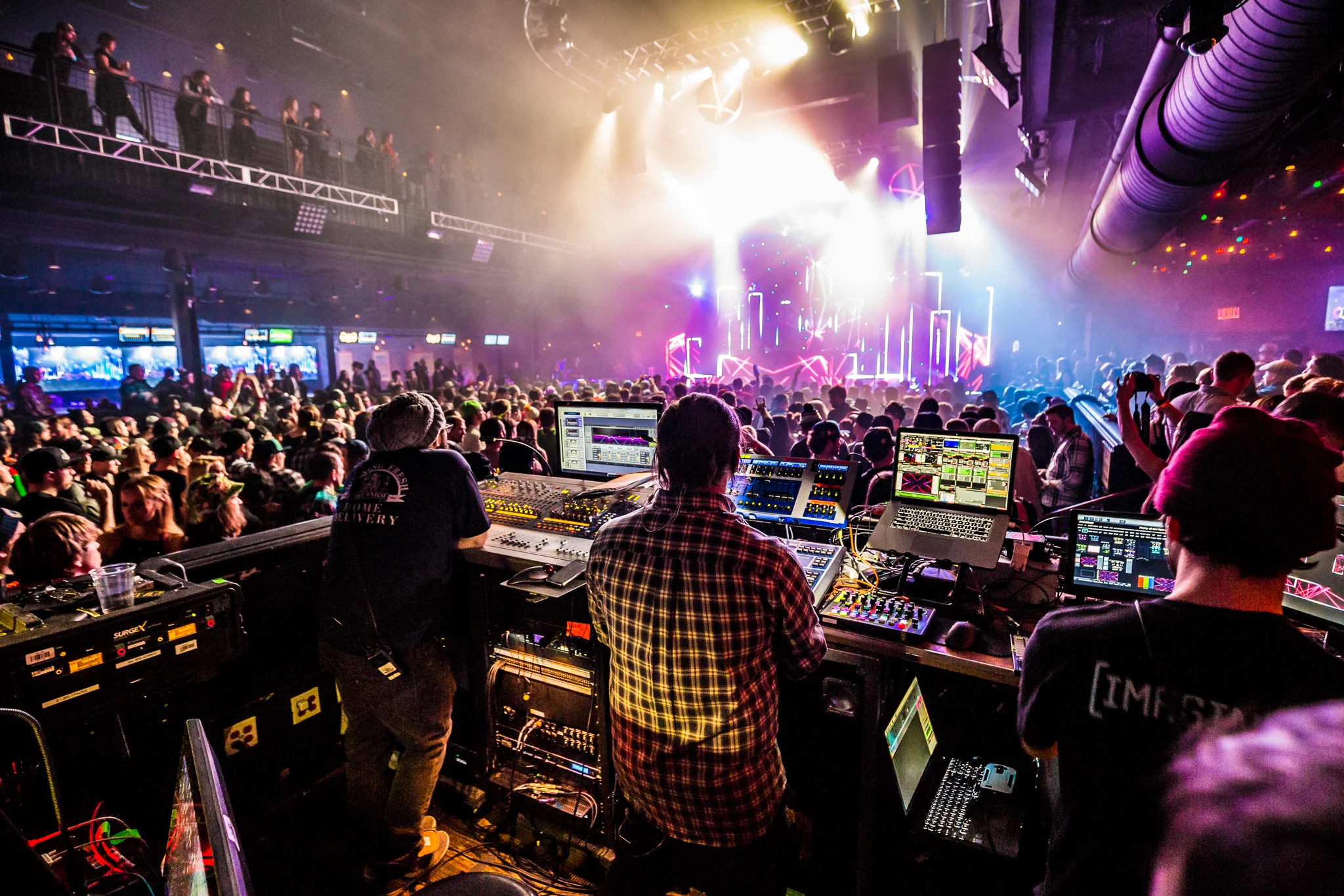 PL_nye_vegas_alivecoverage-32.jpg