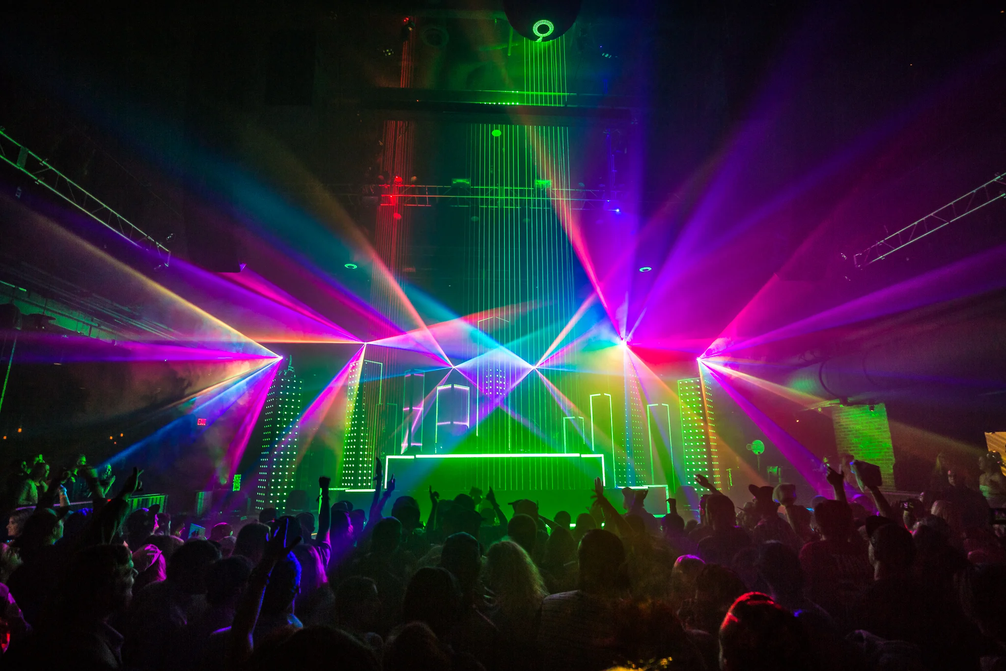 PL_nye_vegas_alivecoverage-35.jpg