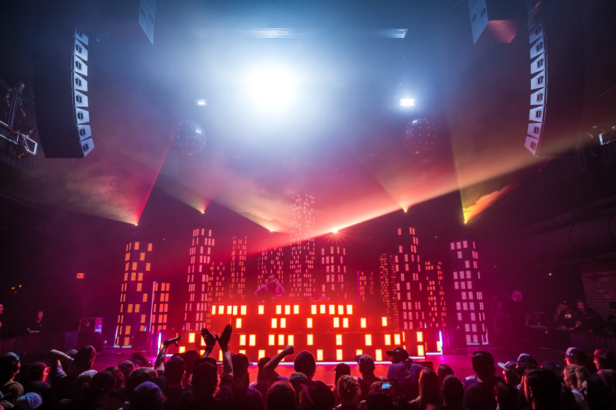 PL_nye_vegas_alivecoverage-40.jpg