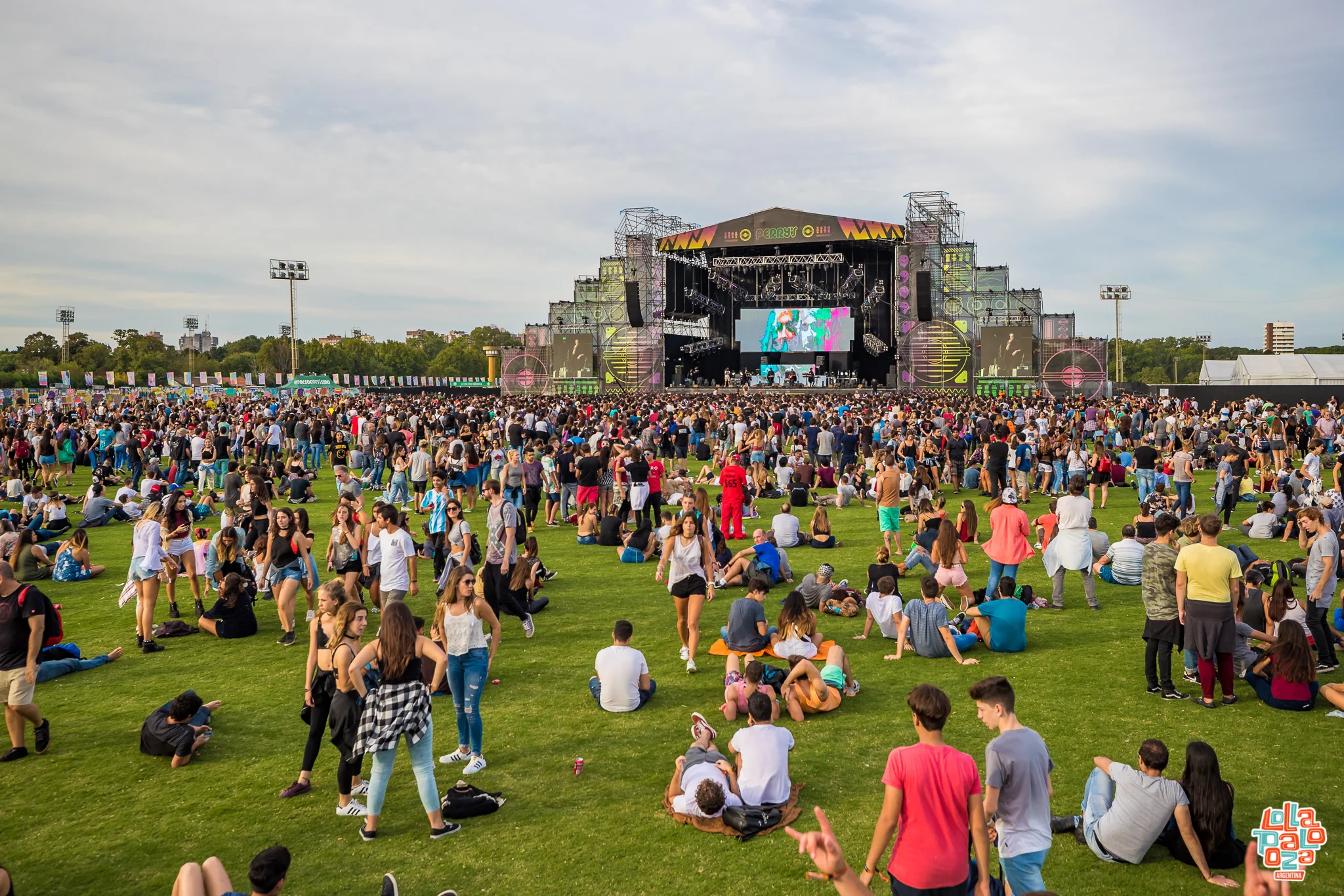 LOLLA_AR2017_0331_172807_4131_ALIVECOVERAGE.jpg