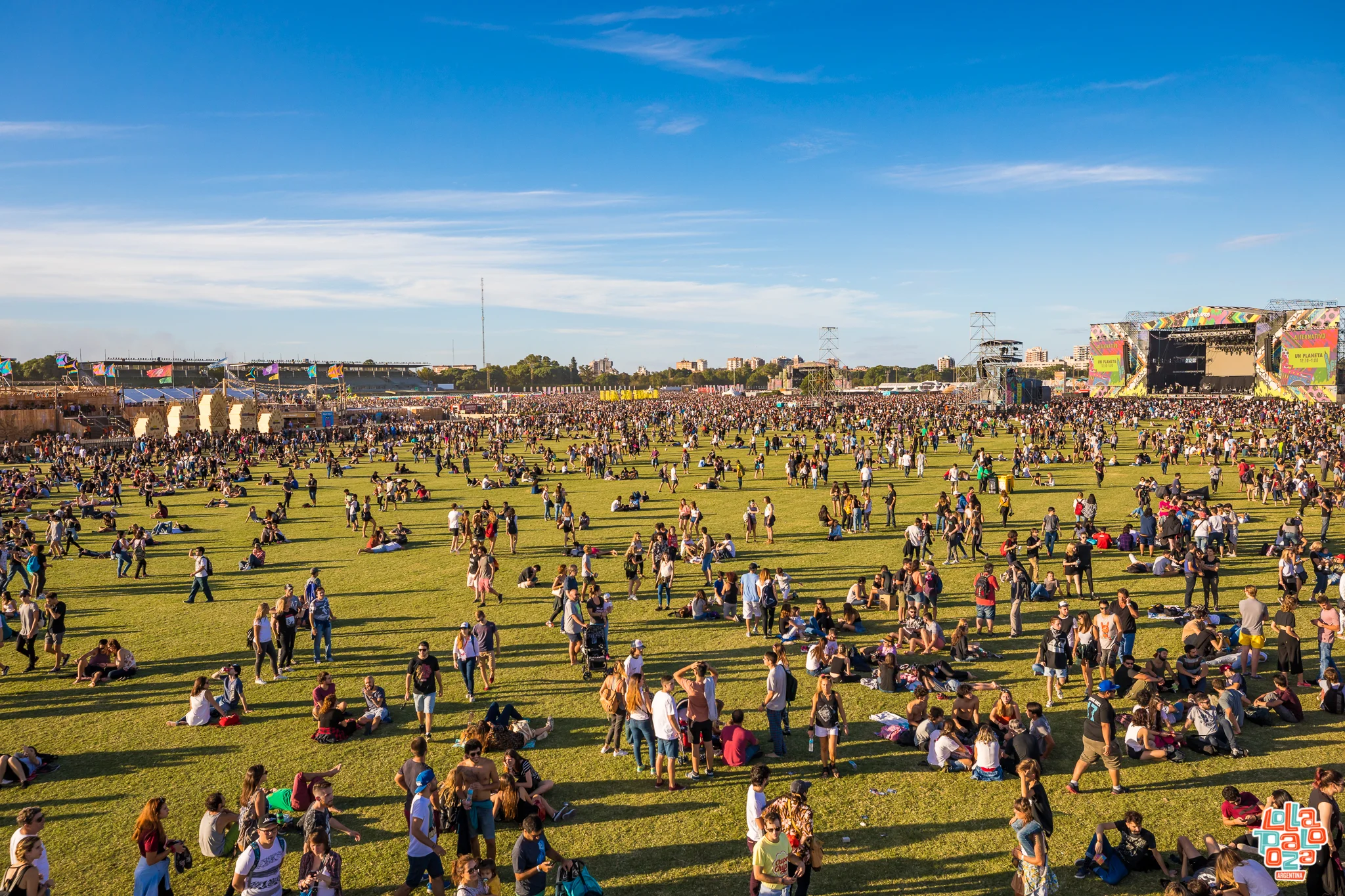 LOLLA_AR2017_0401_174040_8722_ALIVECOVERAGE.jpg