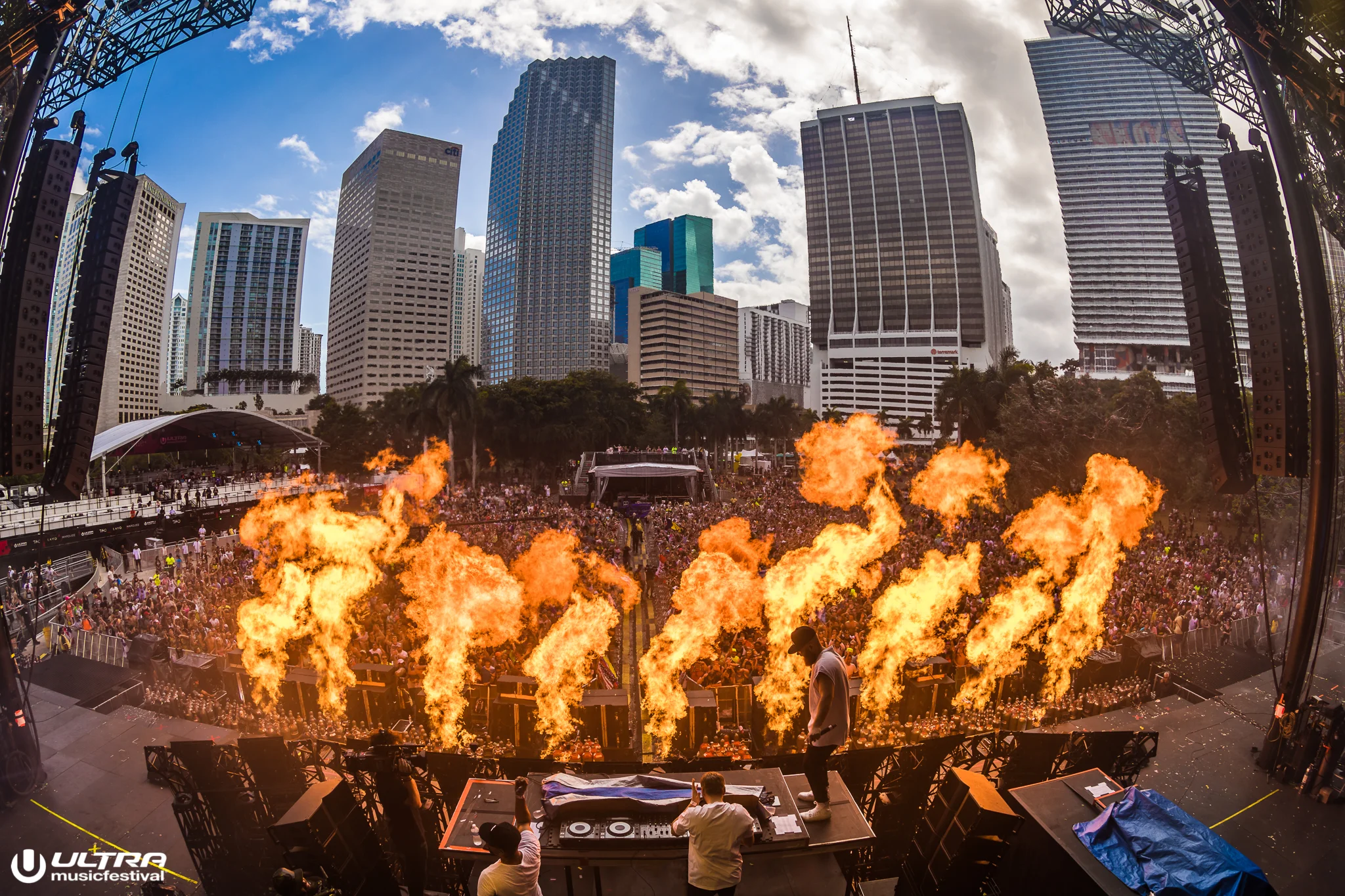 UMF2017_0326_153307-5263_ALIVECOVERAGE.jpg