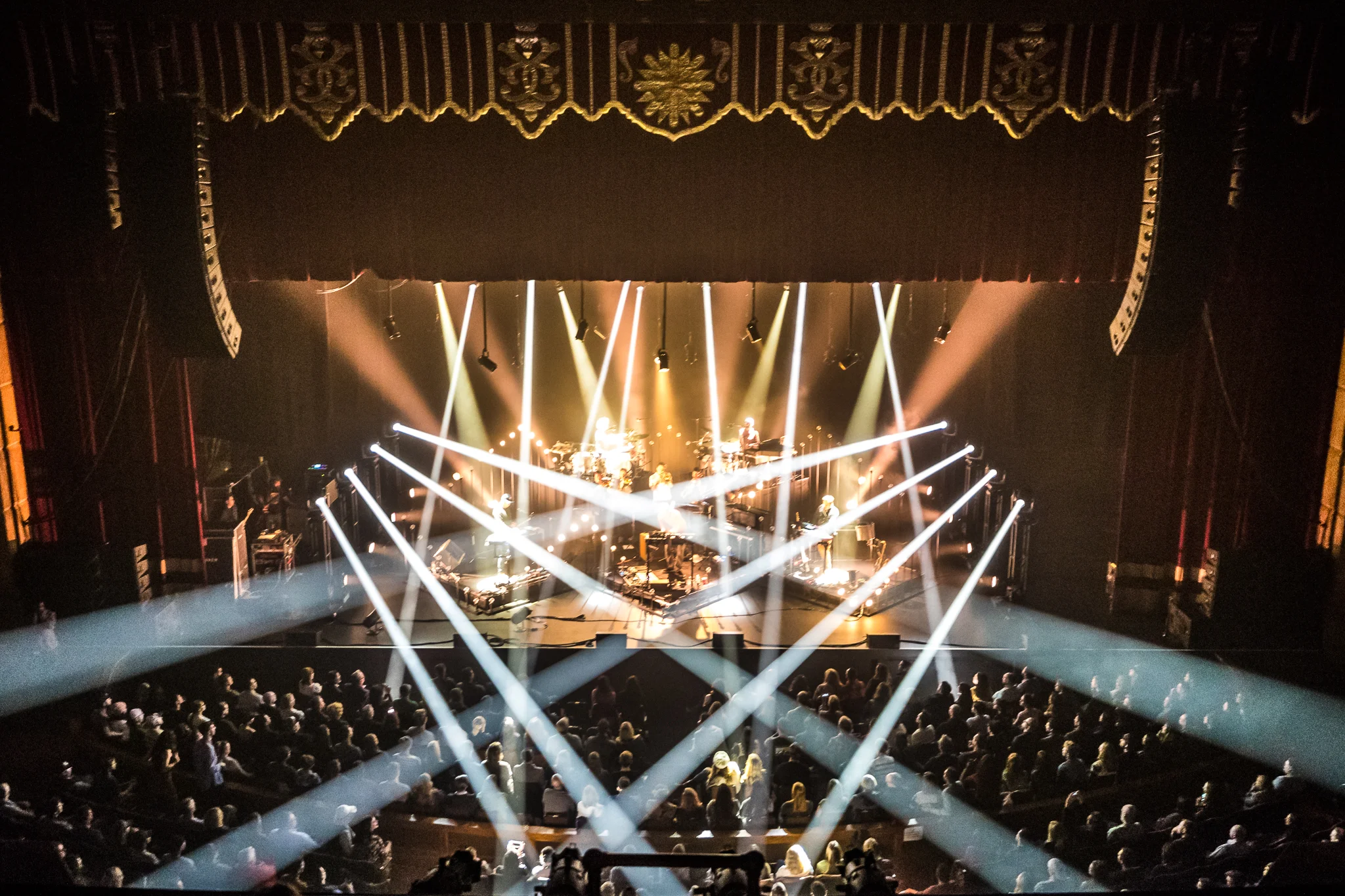 BonIver_FoxATL2017_1109_231618-2771_ALIVECOVERAGE.jpg