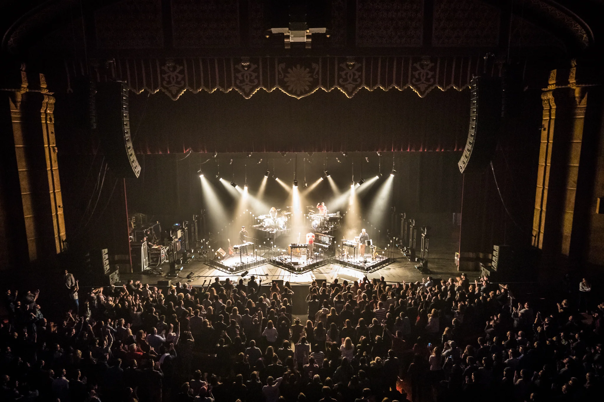 BonIver_FoxATL2017_1109_233114-3281_ALIVECOVERAGE.jpg