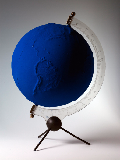 Globe terrestre bleu (RP 5), 1961.png