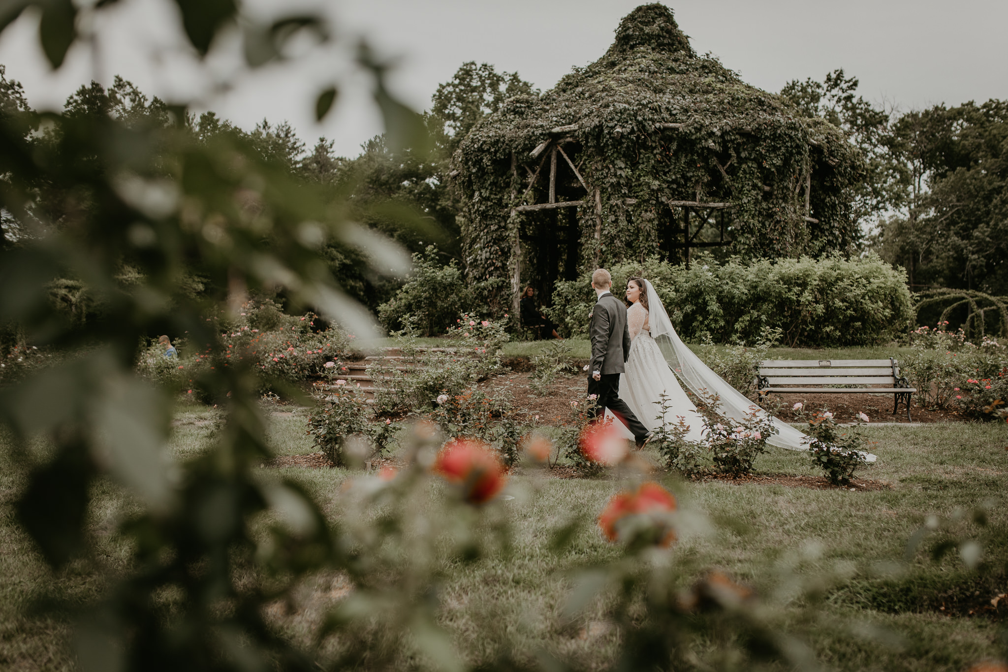 H+A_Hartford_Connecticut_RoseGarden_Wedding032.jpg